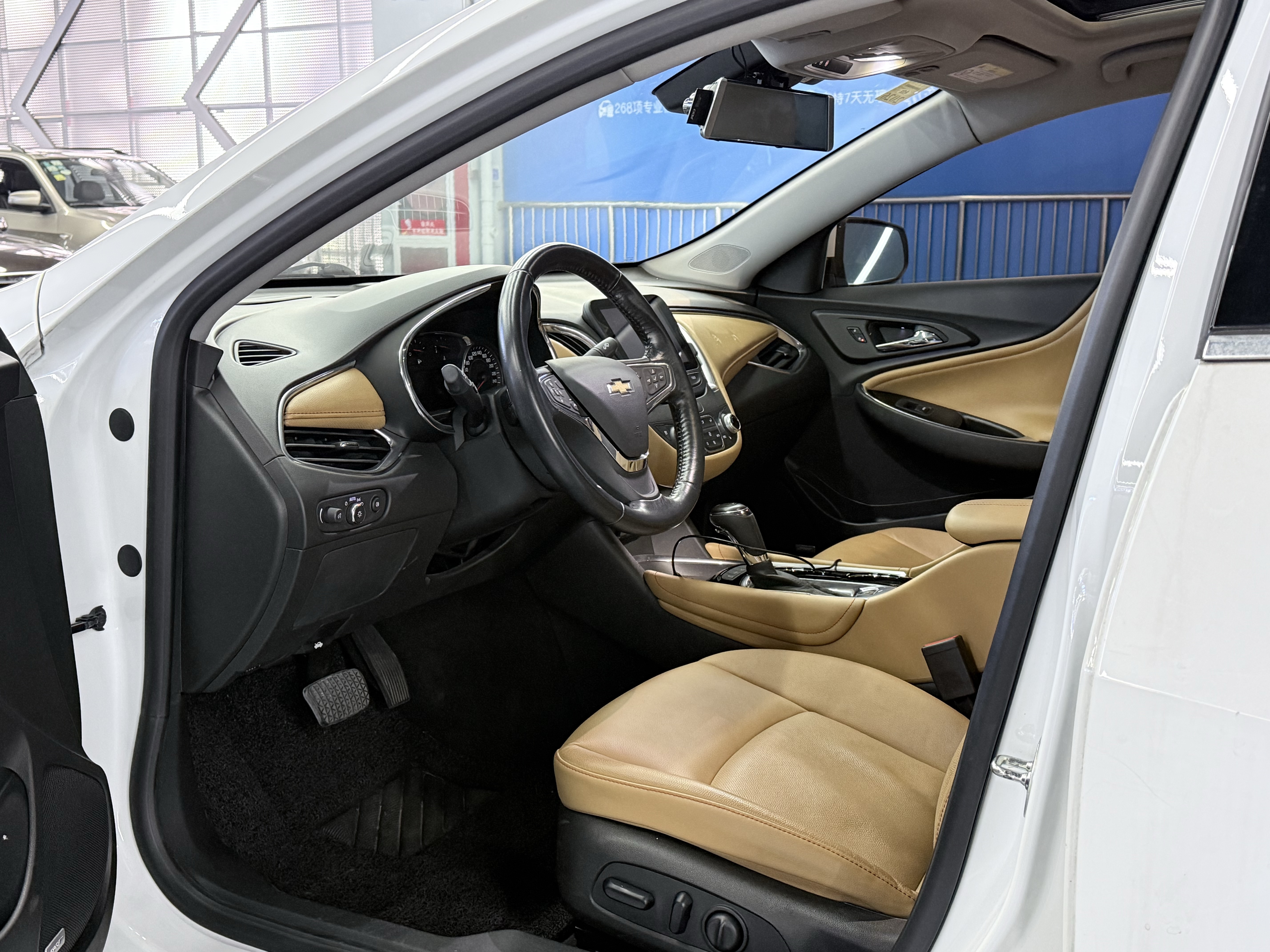 Chevrolet Malibu XL 2018 immagine di auto #5