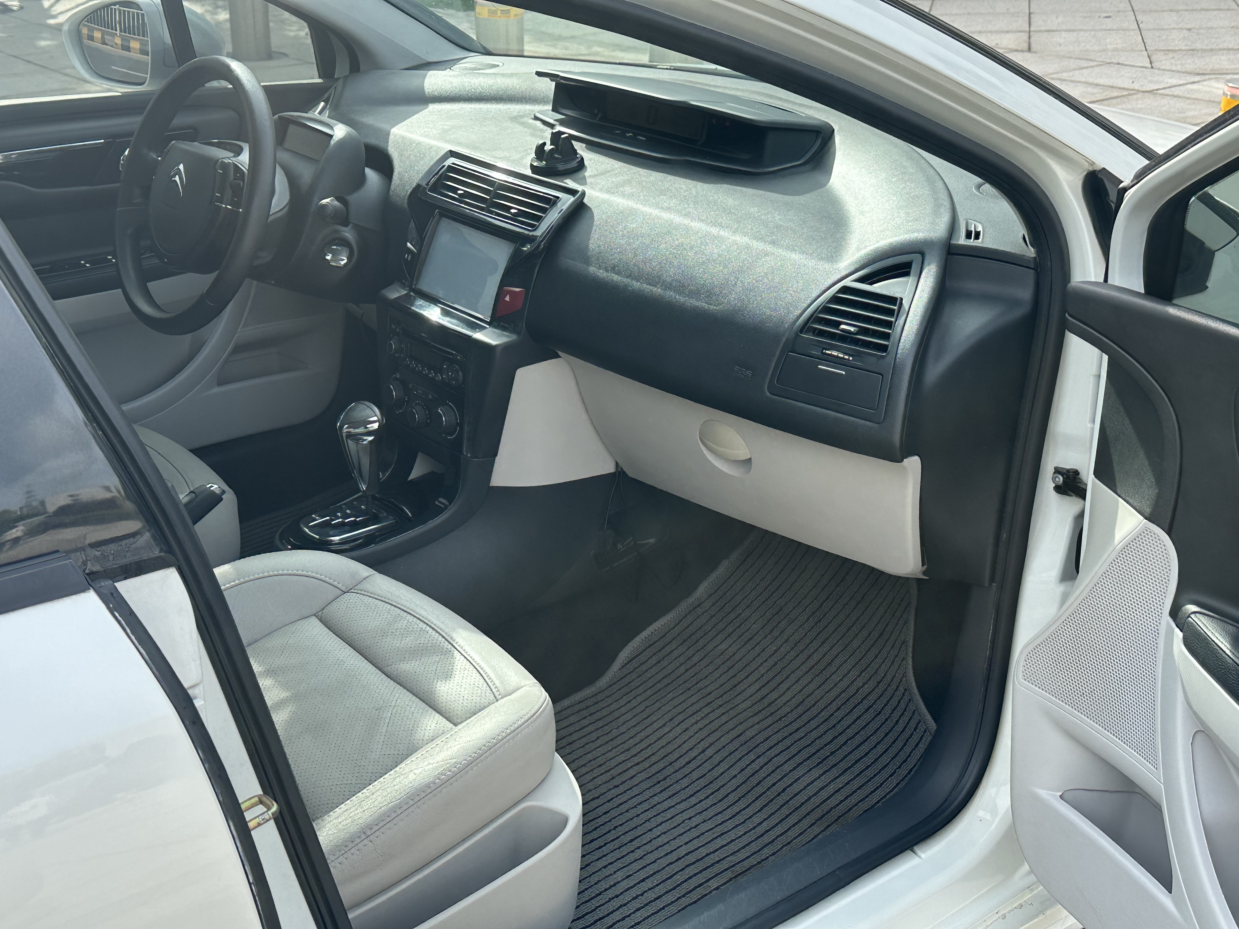 Citroen C-Quatre 2014 car image #5