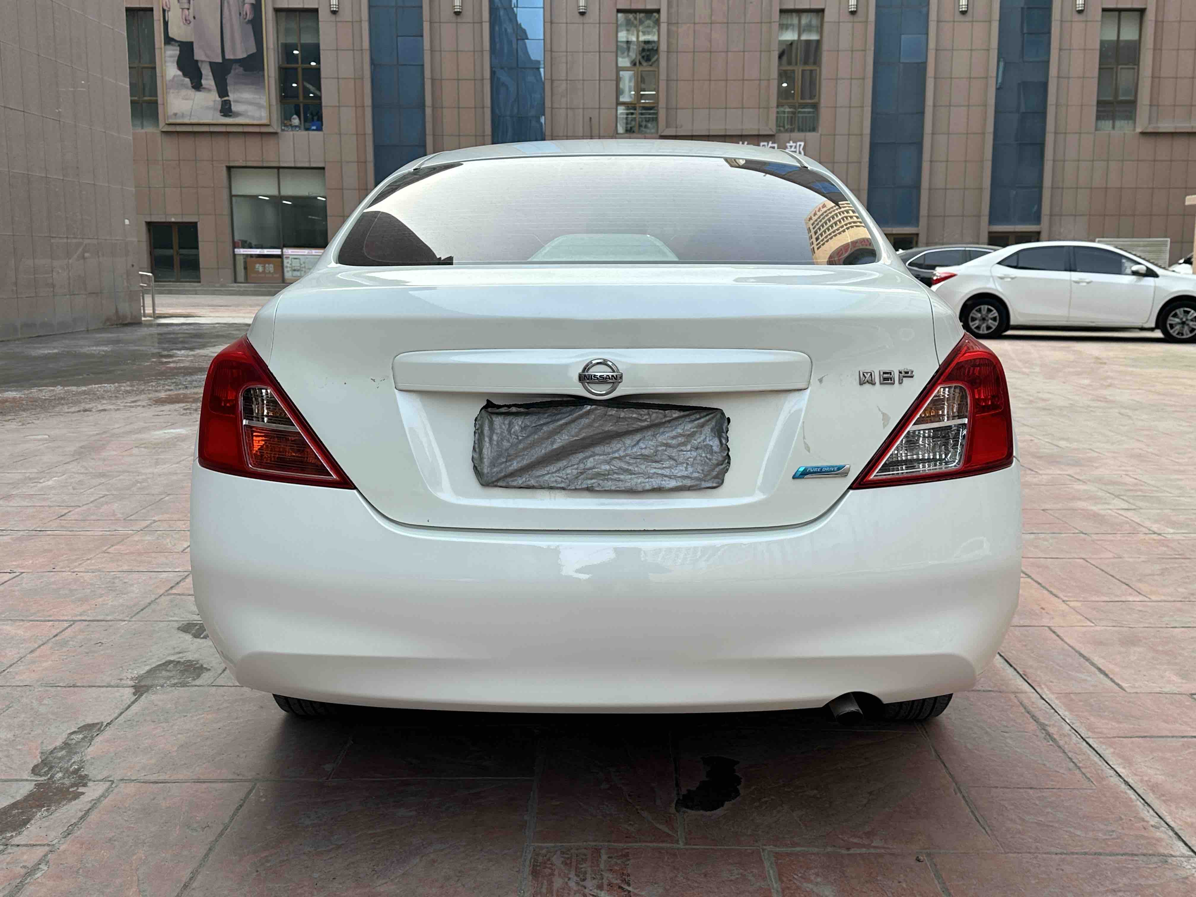 Nissan Sunny 2013 #5 Nissan Sunny 2013 car image #5