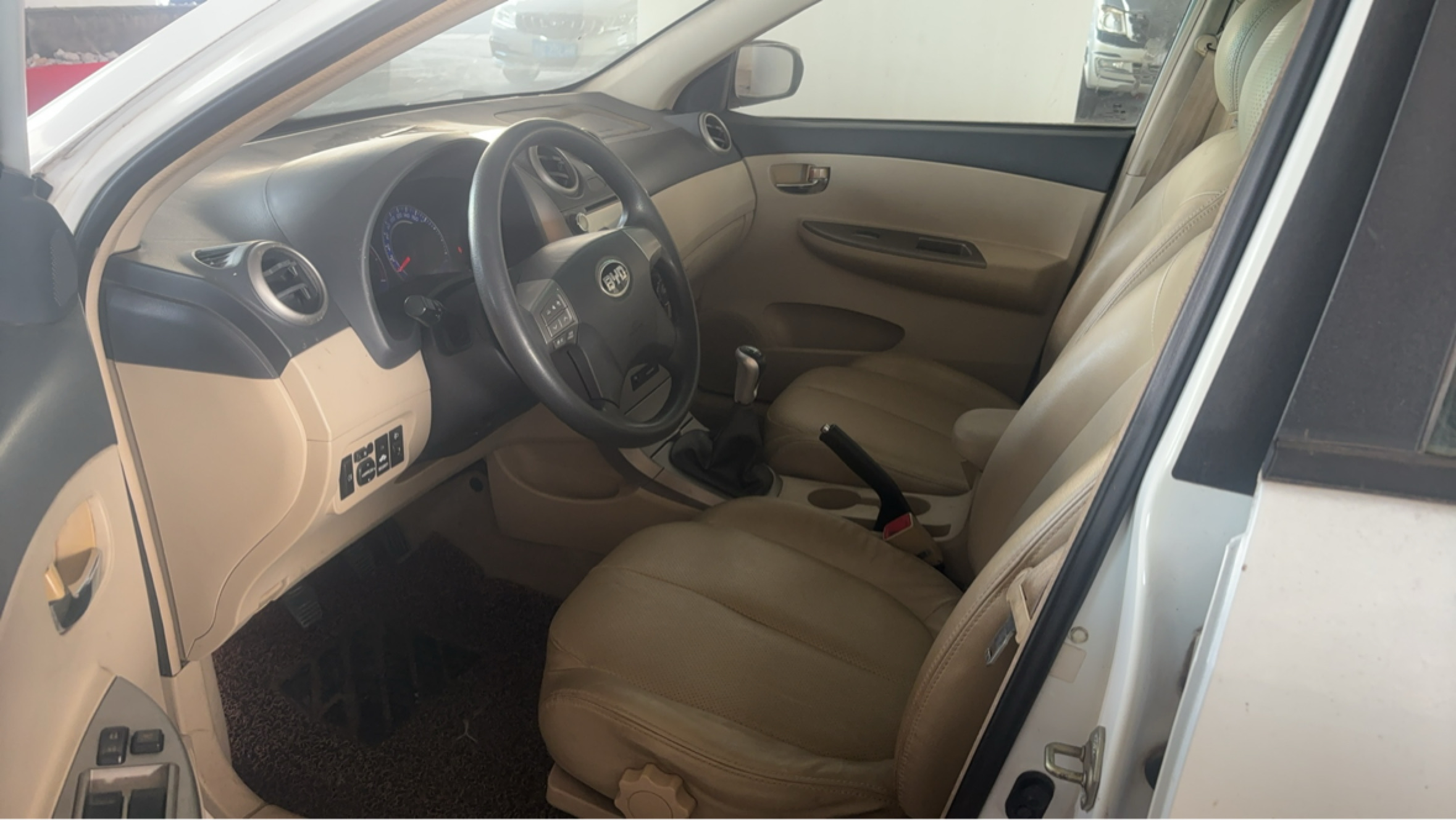 BYD G3 2013 imagen de coche #5