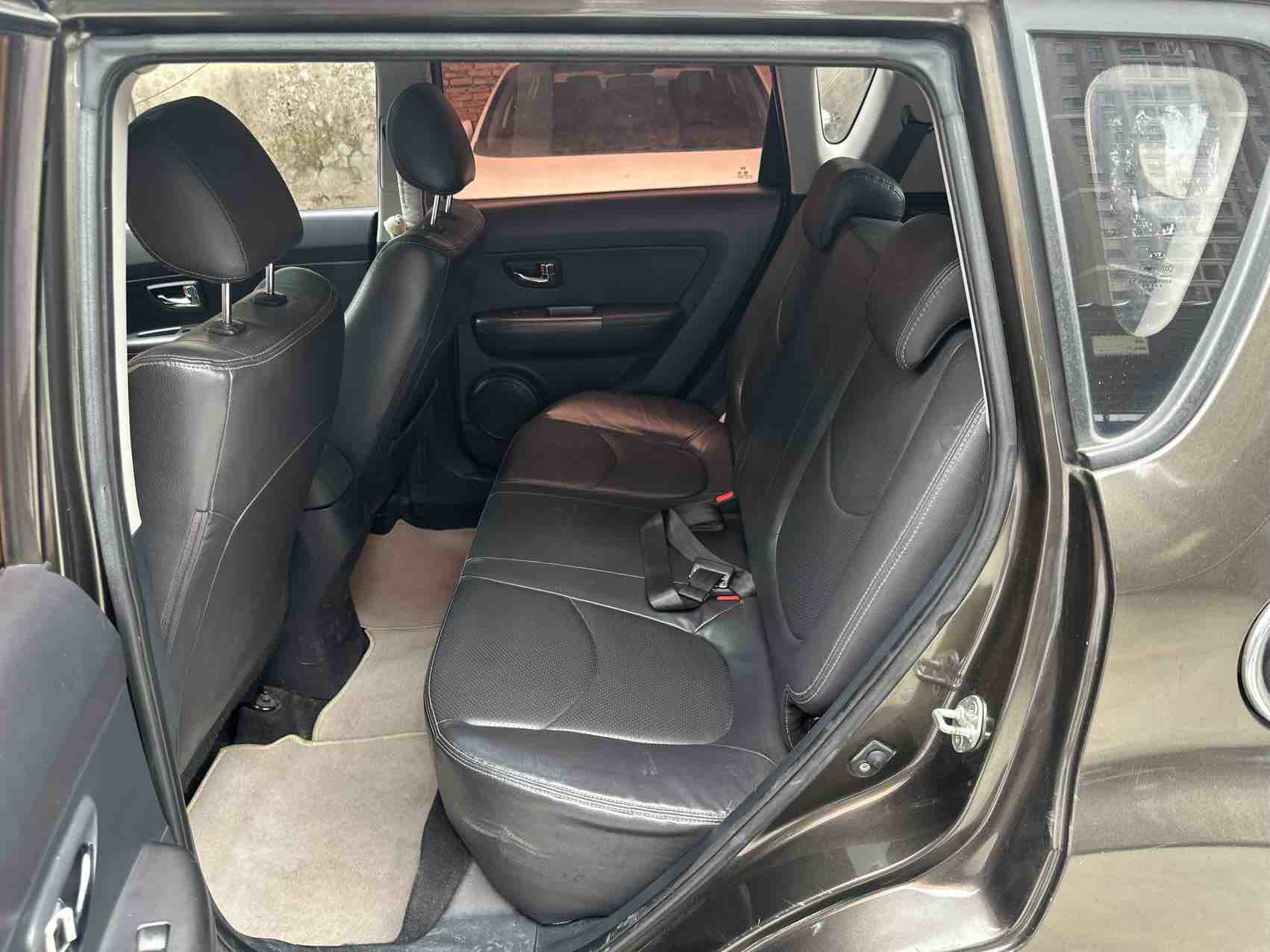 Kia Soul 2011 immagine di auto #5