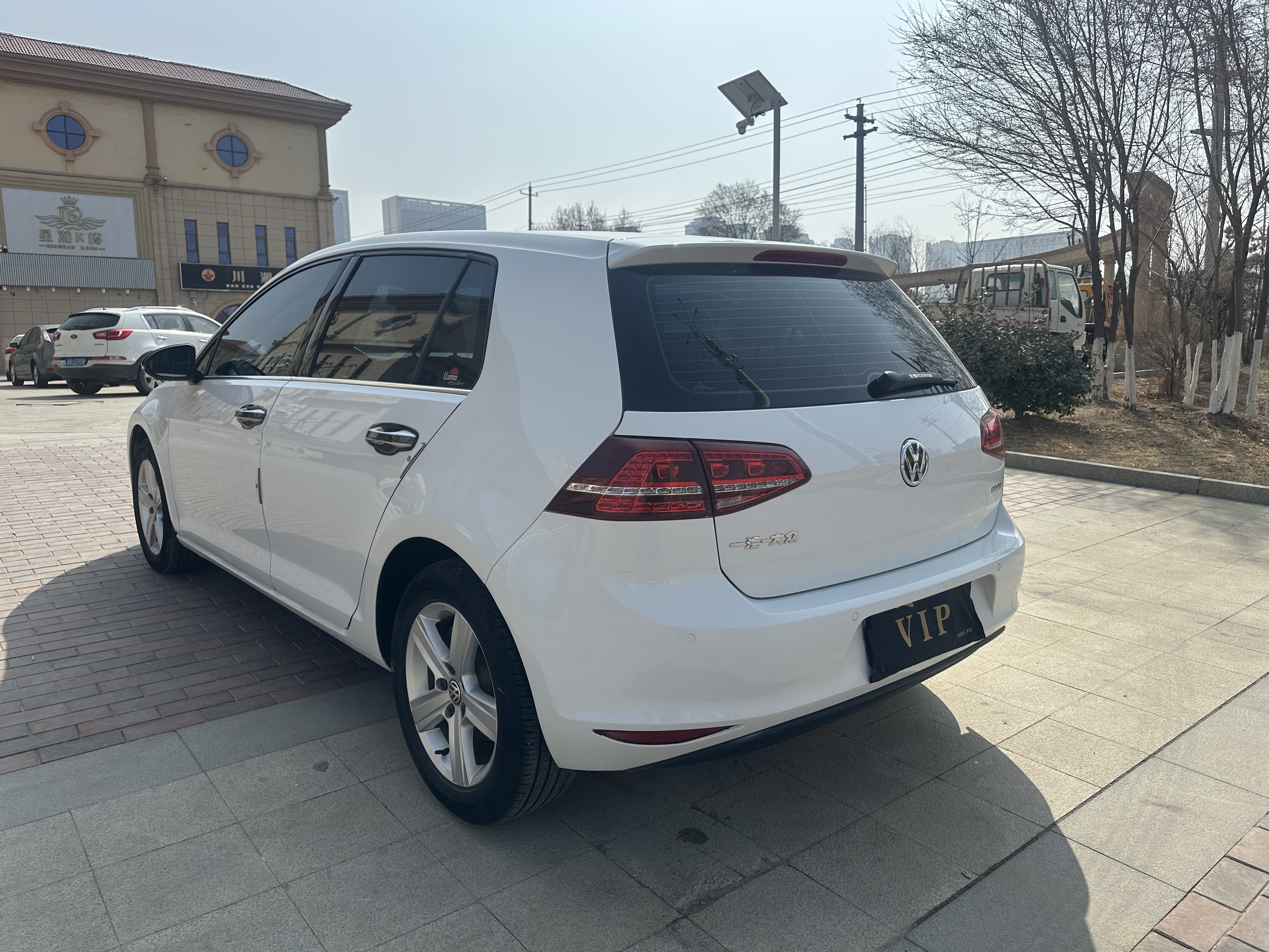 Volkswagen Golf 2017 car image #5