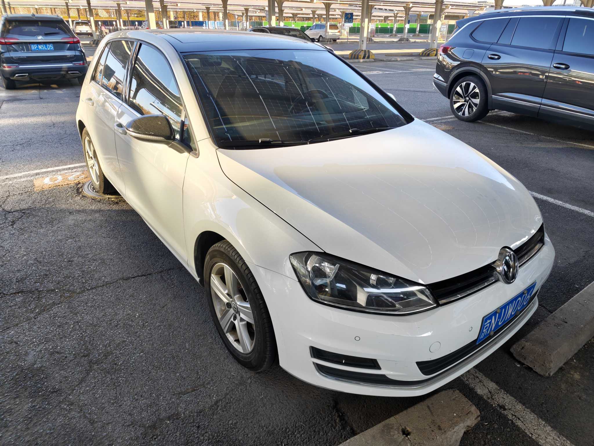 Volkswagen Golf 2018 car image #5