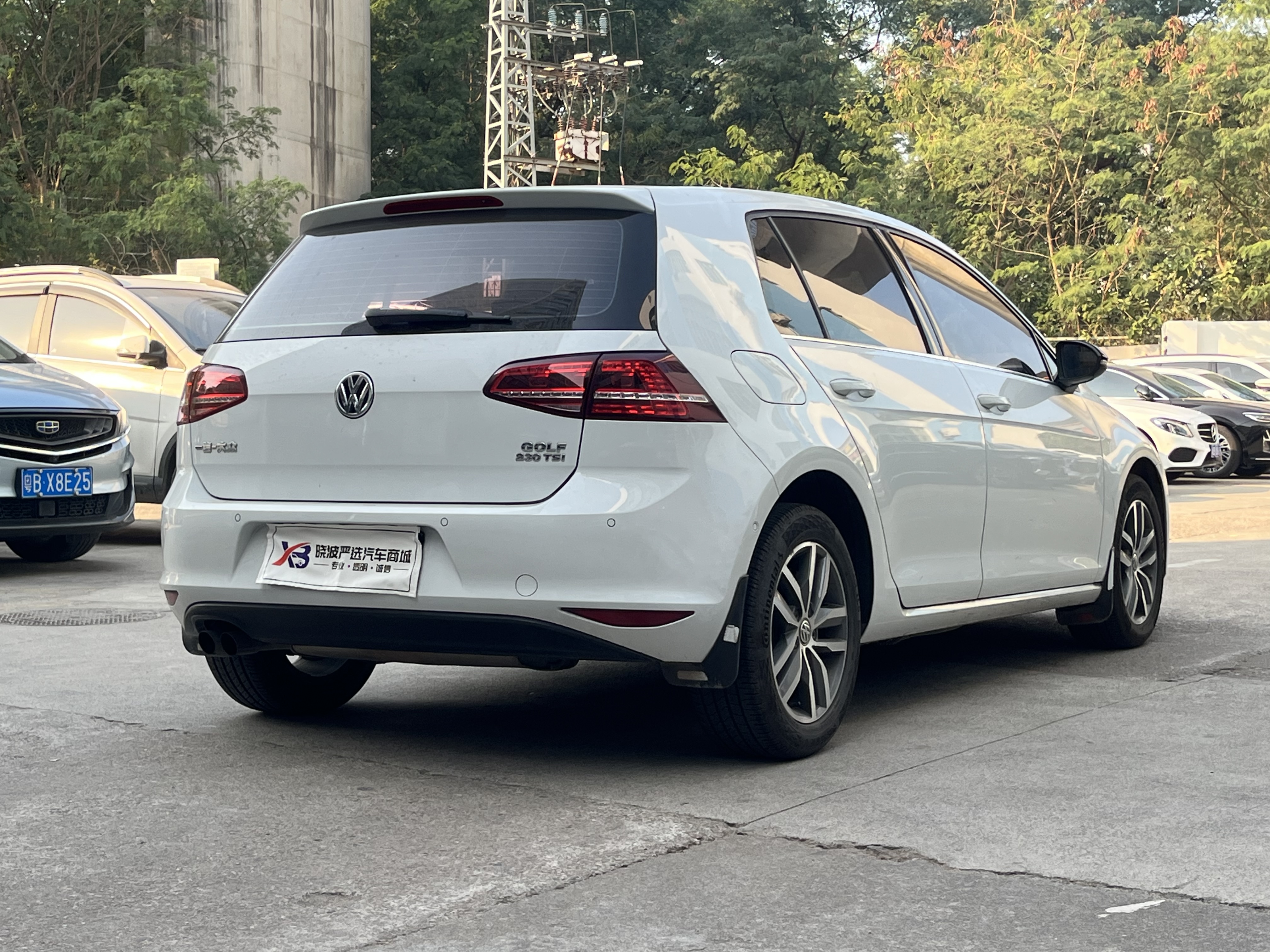 Volkswagen Golf 2017 car image #5
