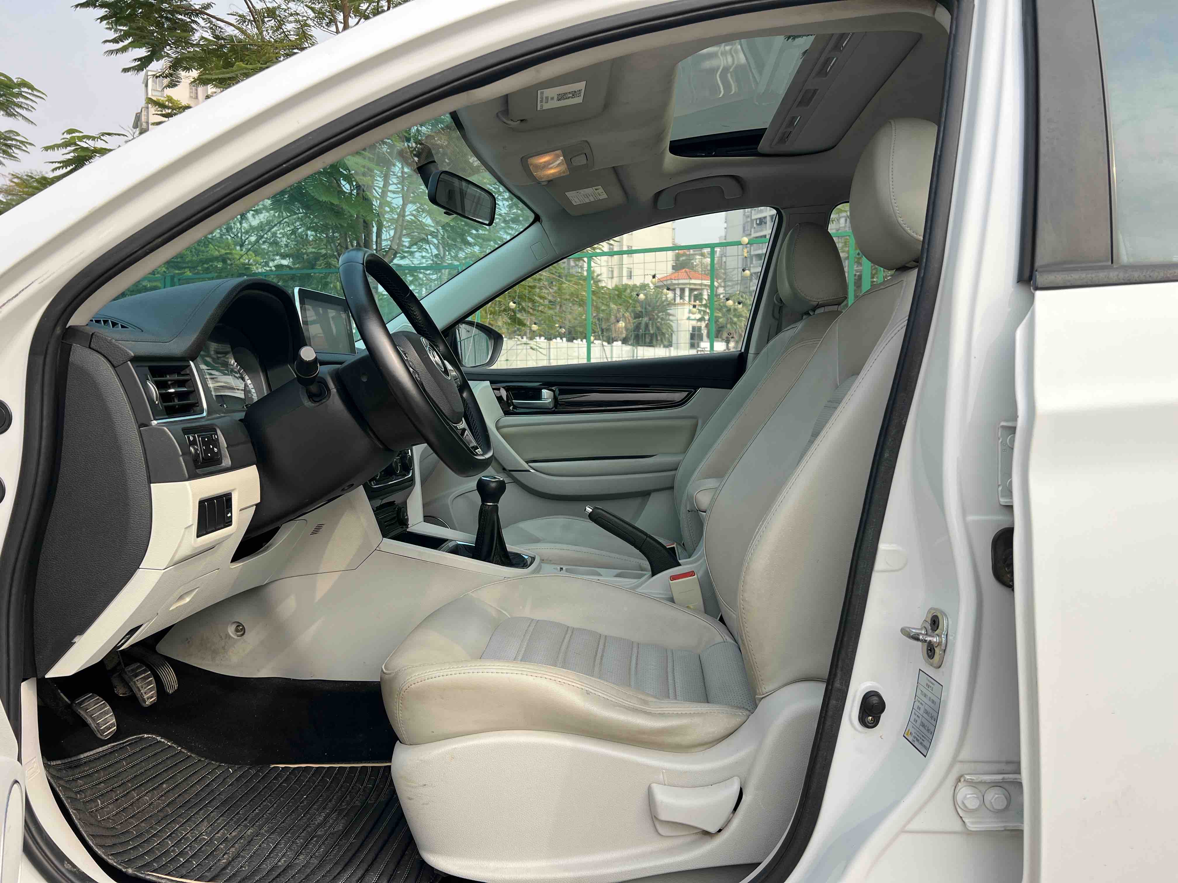 Forthing JOYEAR S50 2018 #5 Forthing JOYEAR S50 2018 immagine di auto #5