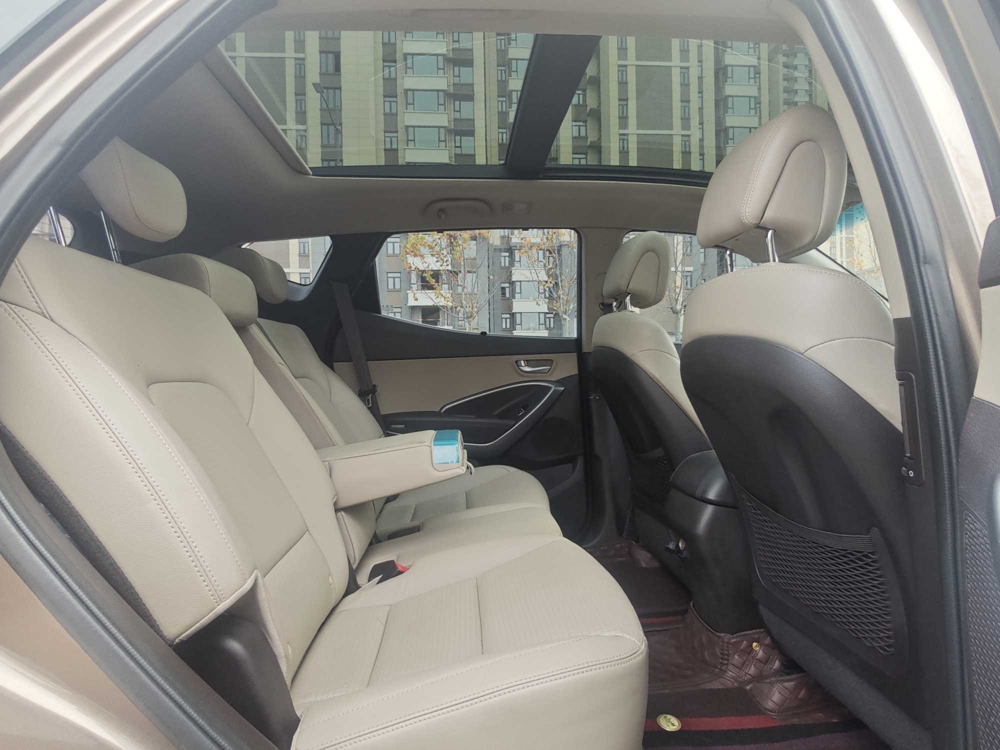 Hyundai Santa Fe 2014 car image #5