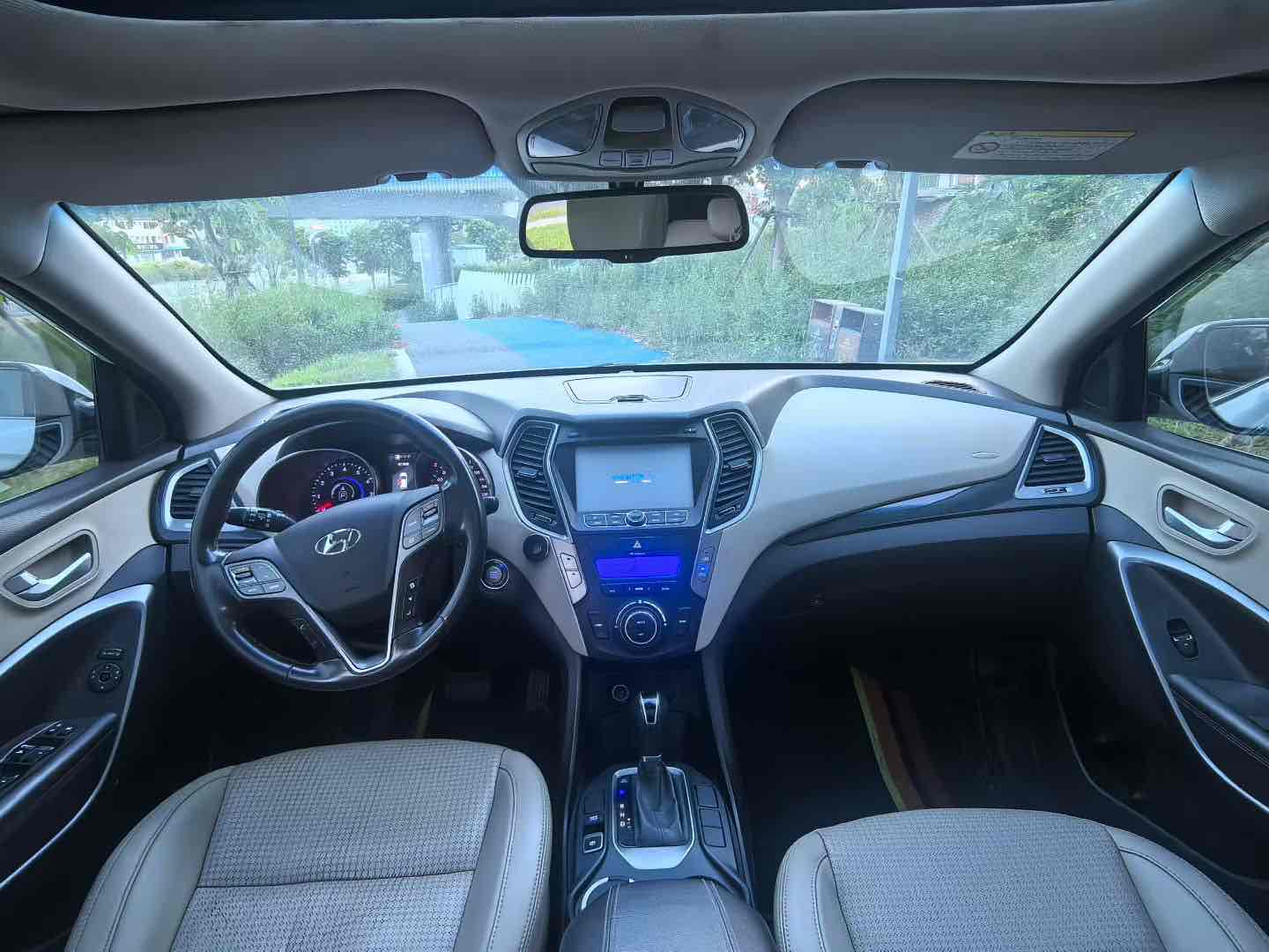 Hyundai Santa Fe 2014 car image #5