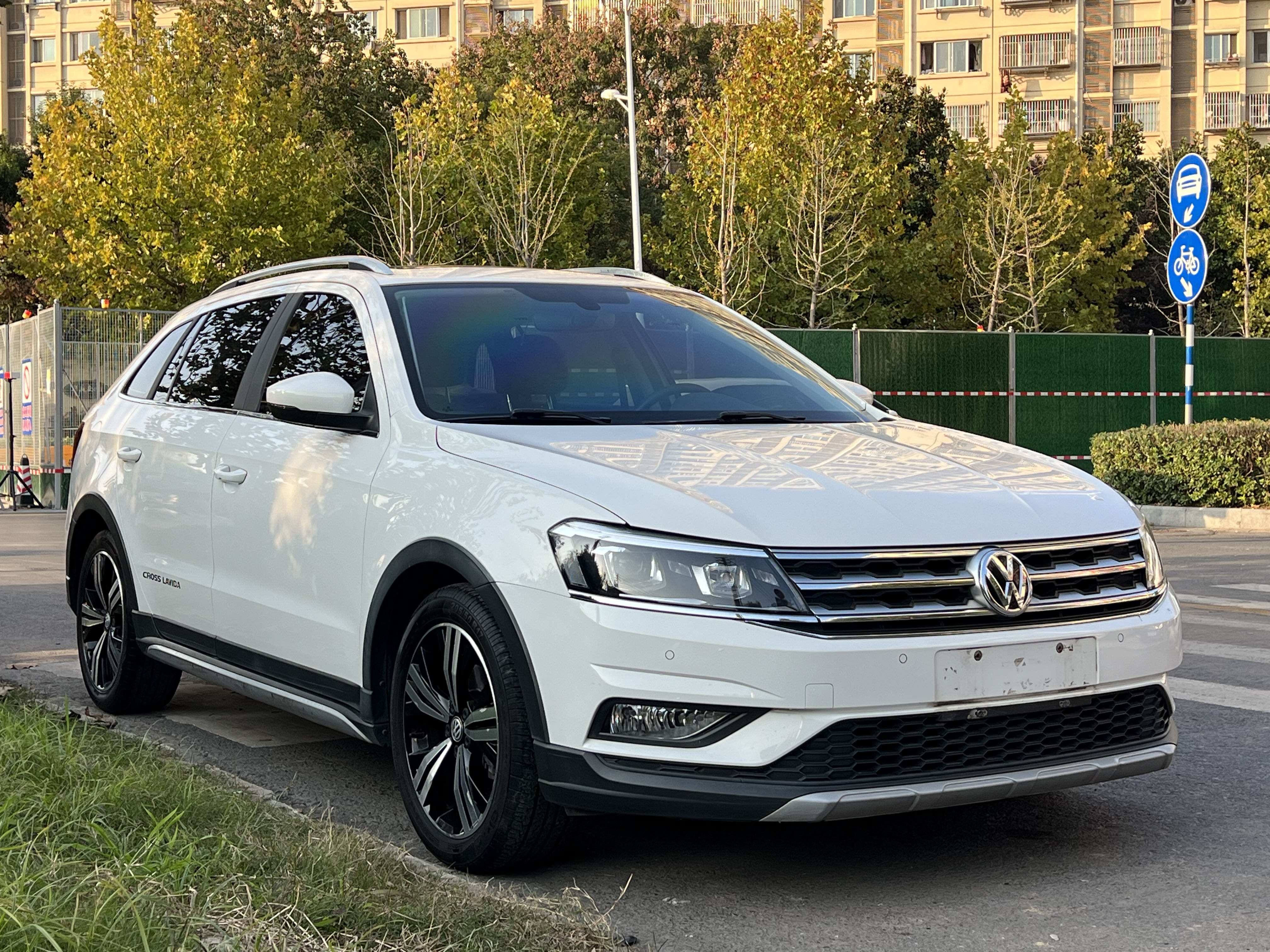 Volkswagen Cross Lavida 2018 immagine di auto #5