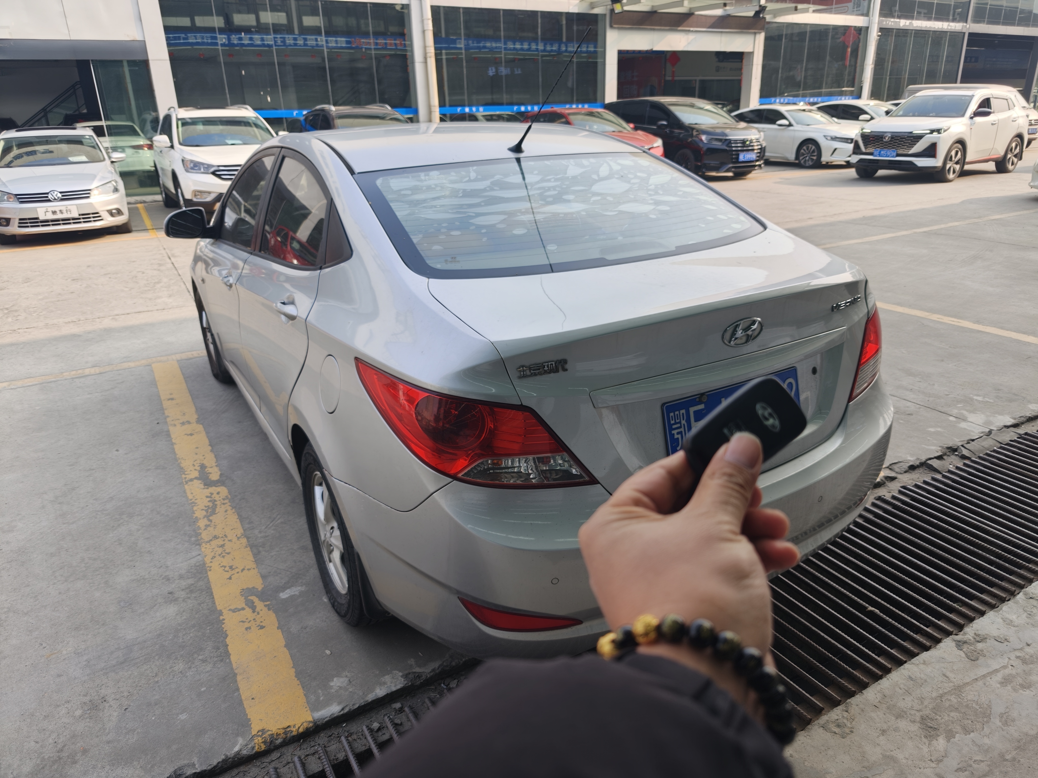 Hyundai Reina 2010 car image #5