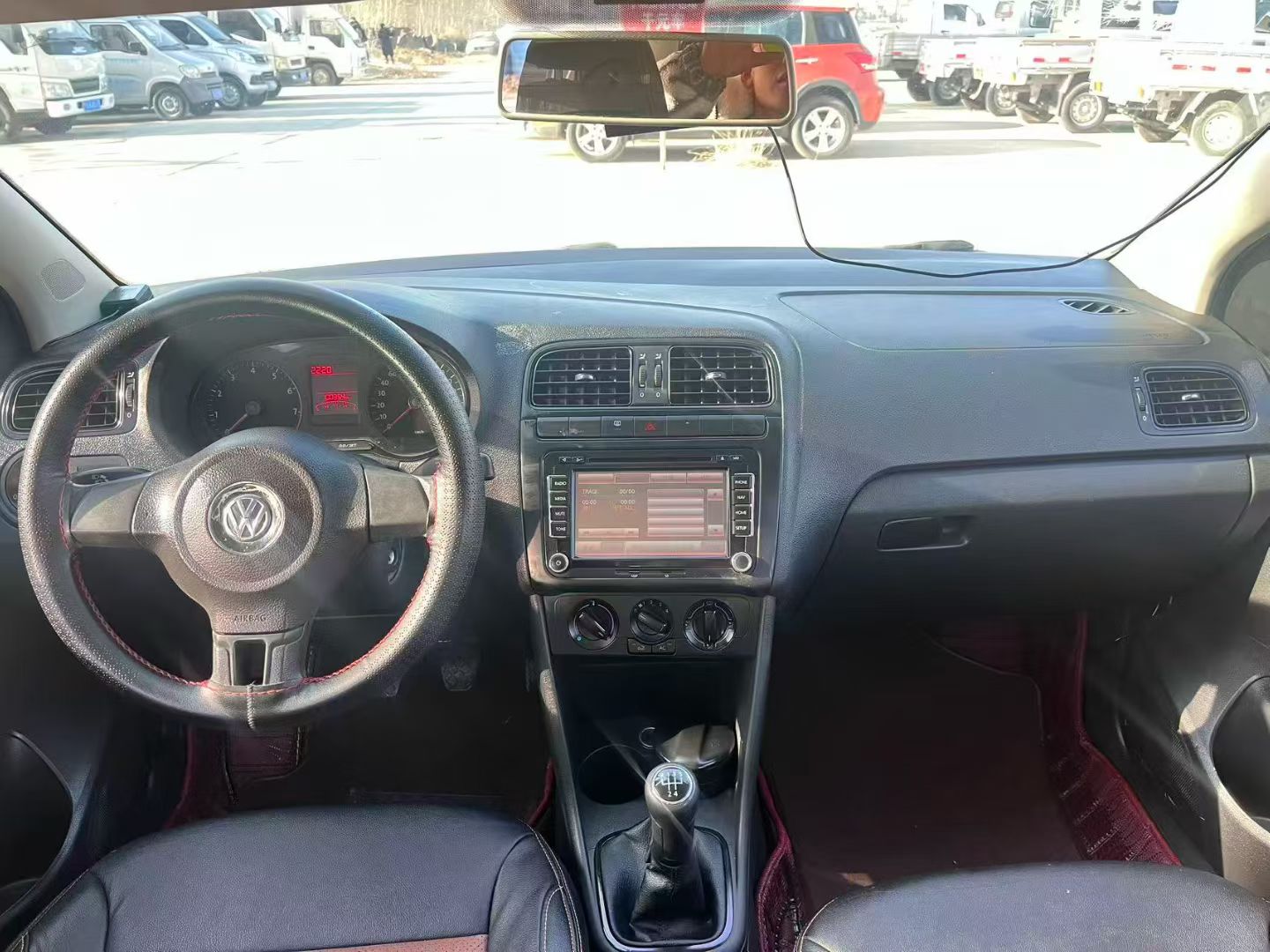 Volkswagen Polo 2014 car image #5