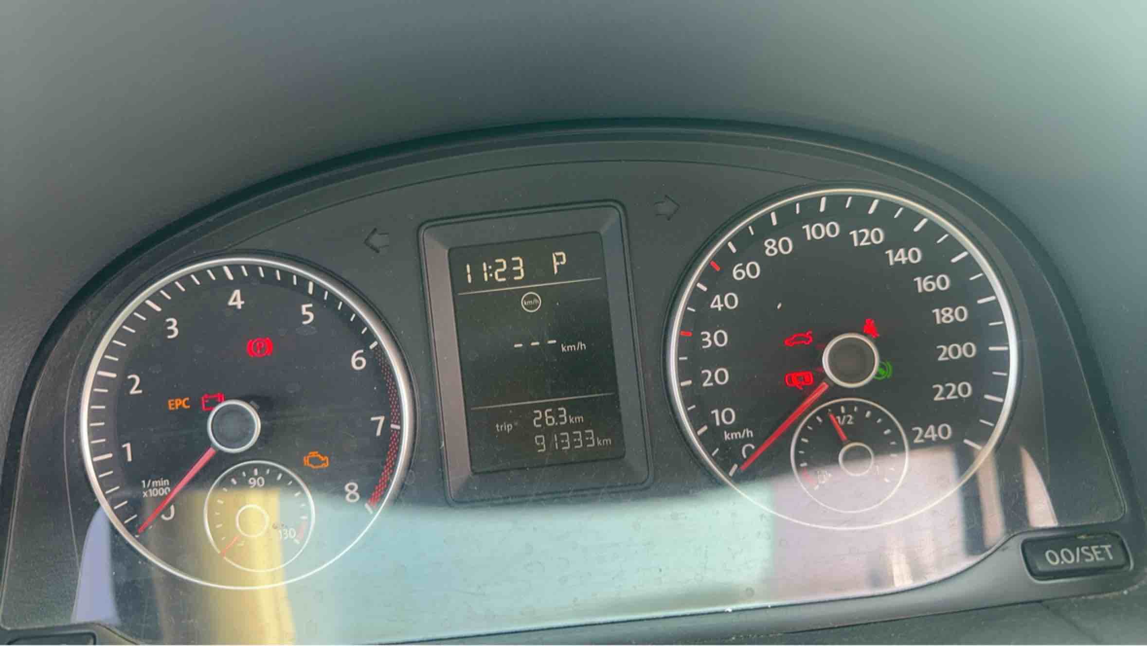 Volkswagen Touran 2013 car image #5