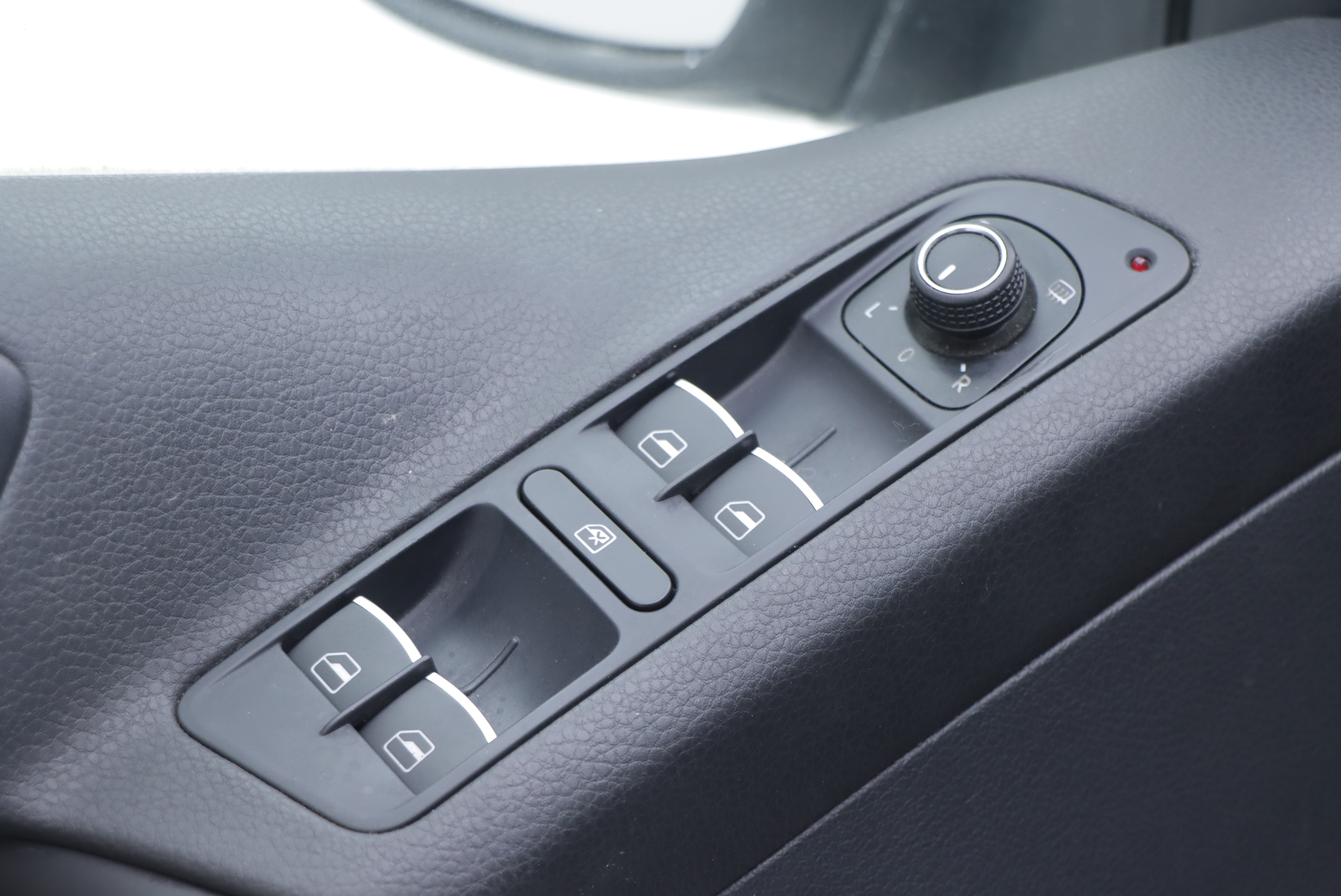 Volkswagen Tiguan 2014 car image #5