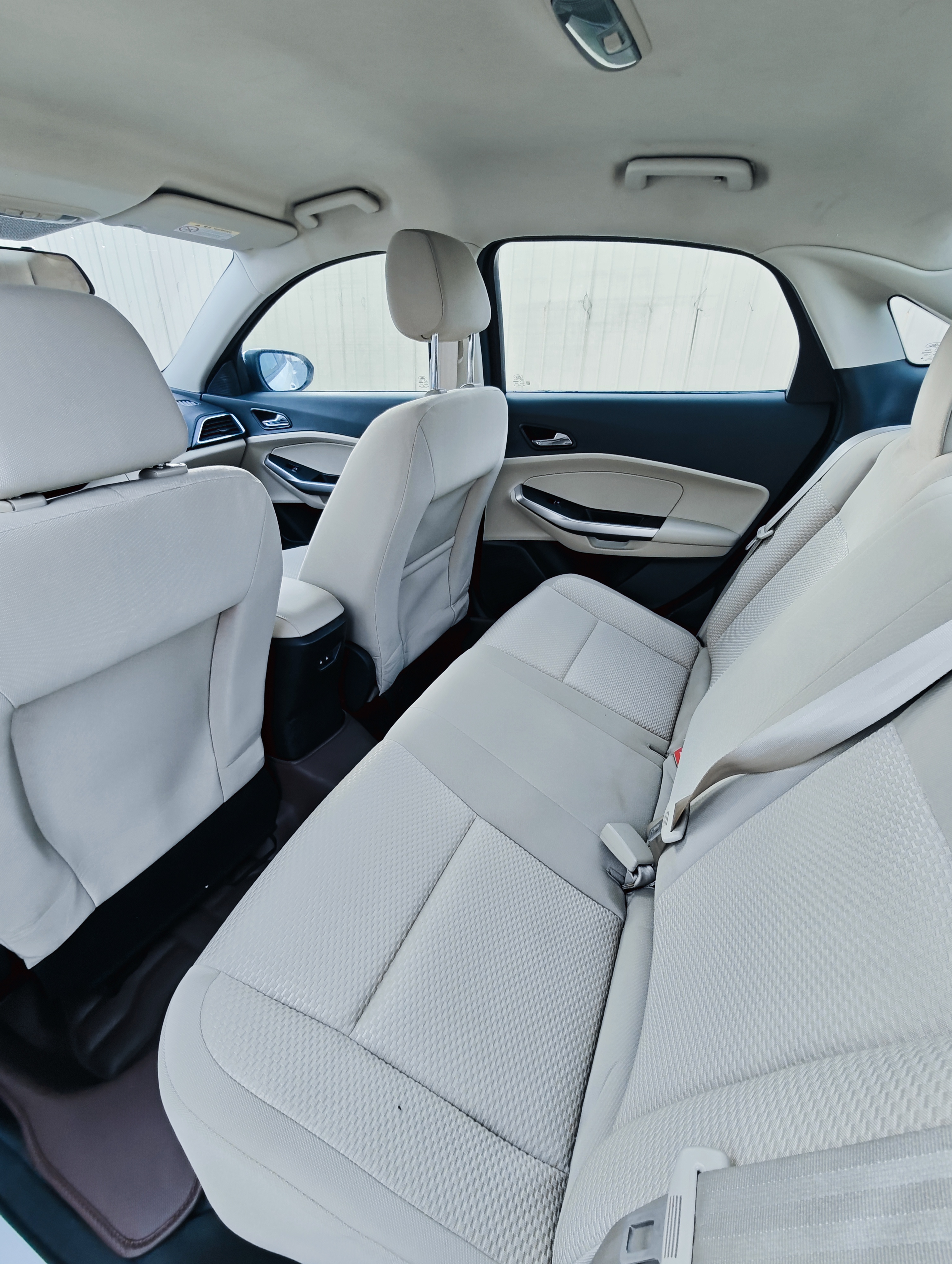 Ford Escort 2016 car image #5