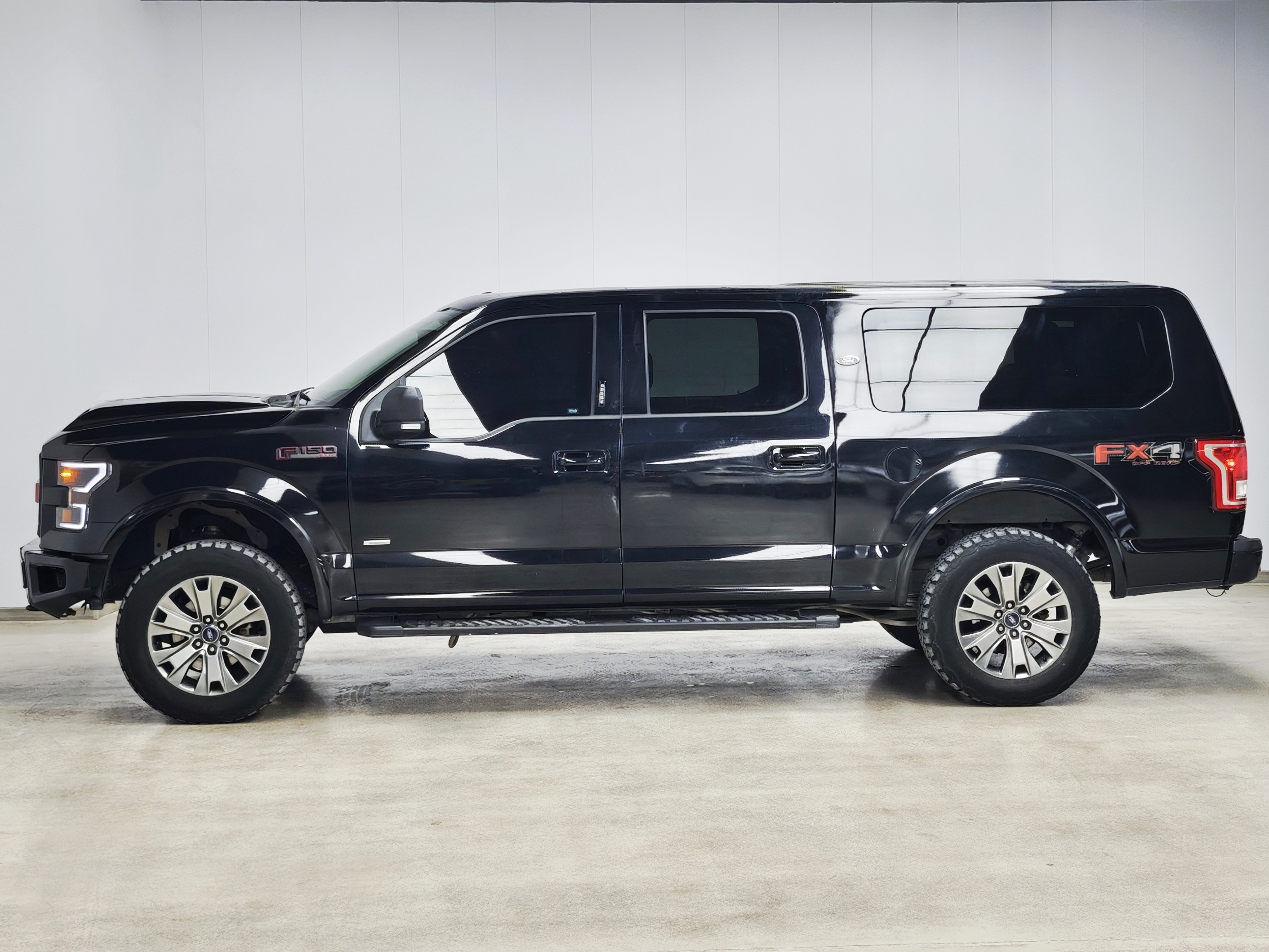 Ford F-150 Raptor 2017 car image #5