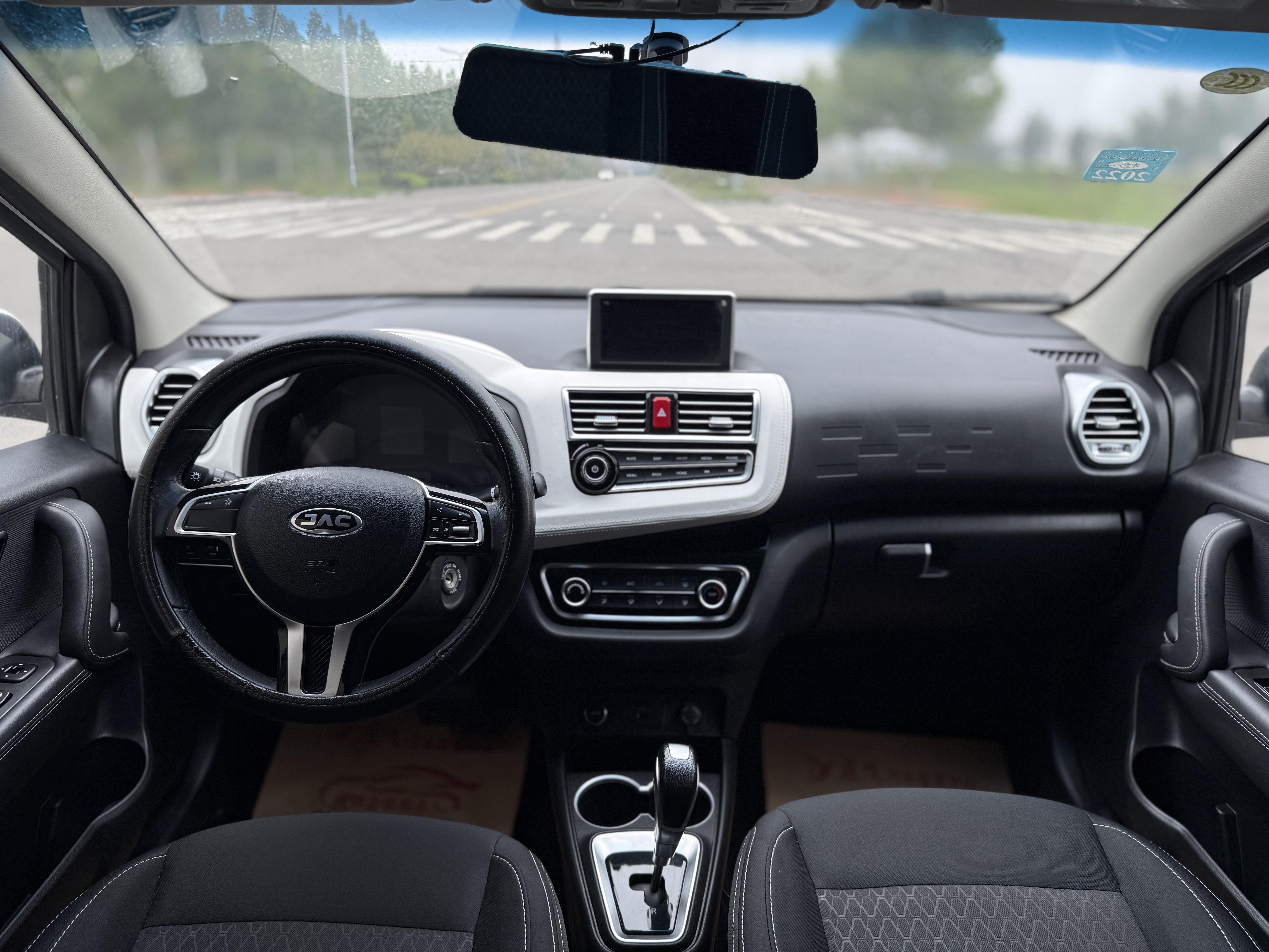 JAC 2018 #5 JAC 2018 car image #5