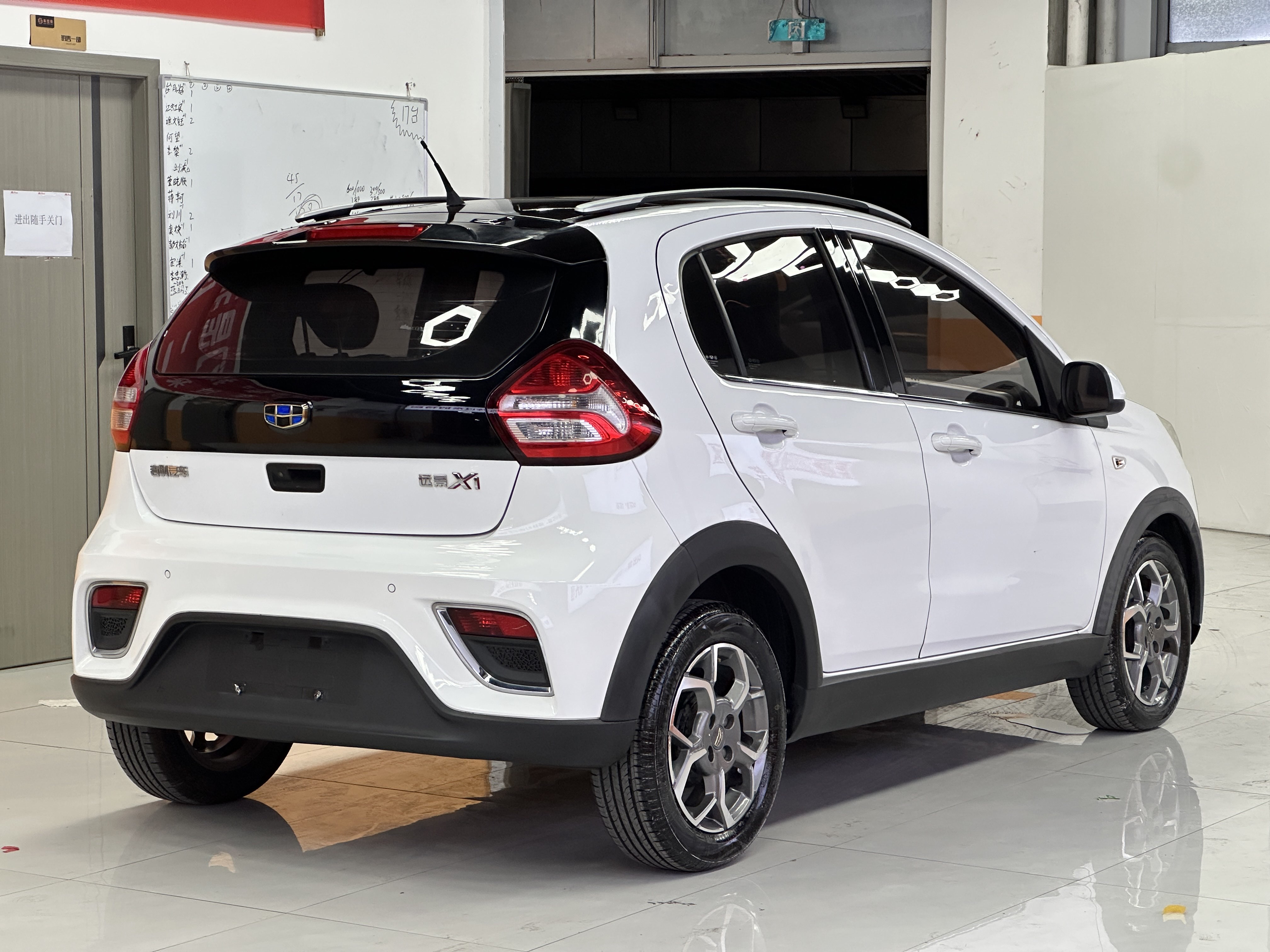 GEELY Vision X1 2019 car image #5