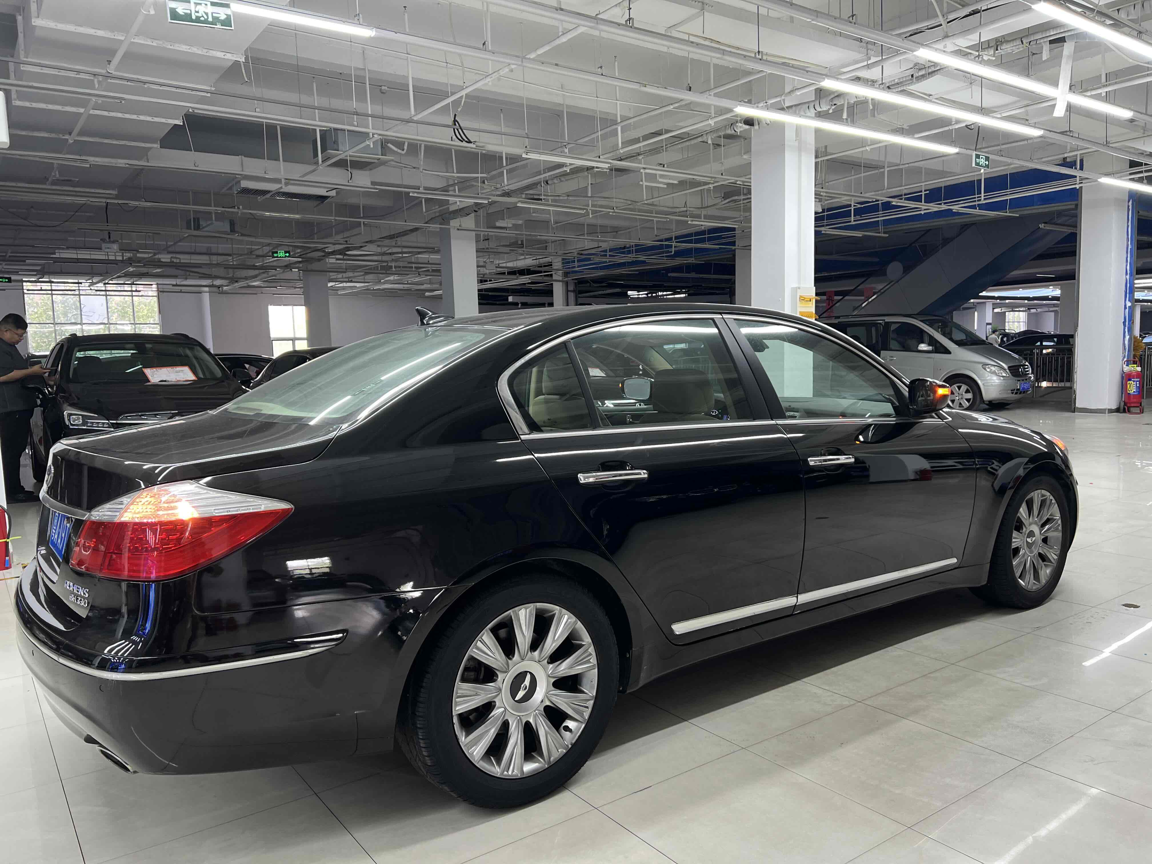 Hyundai Rohens 2011 #5 Hyundai Rohens 2011 car image #5