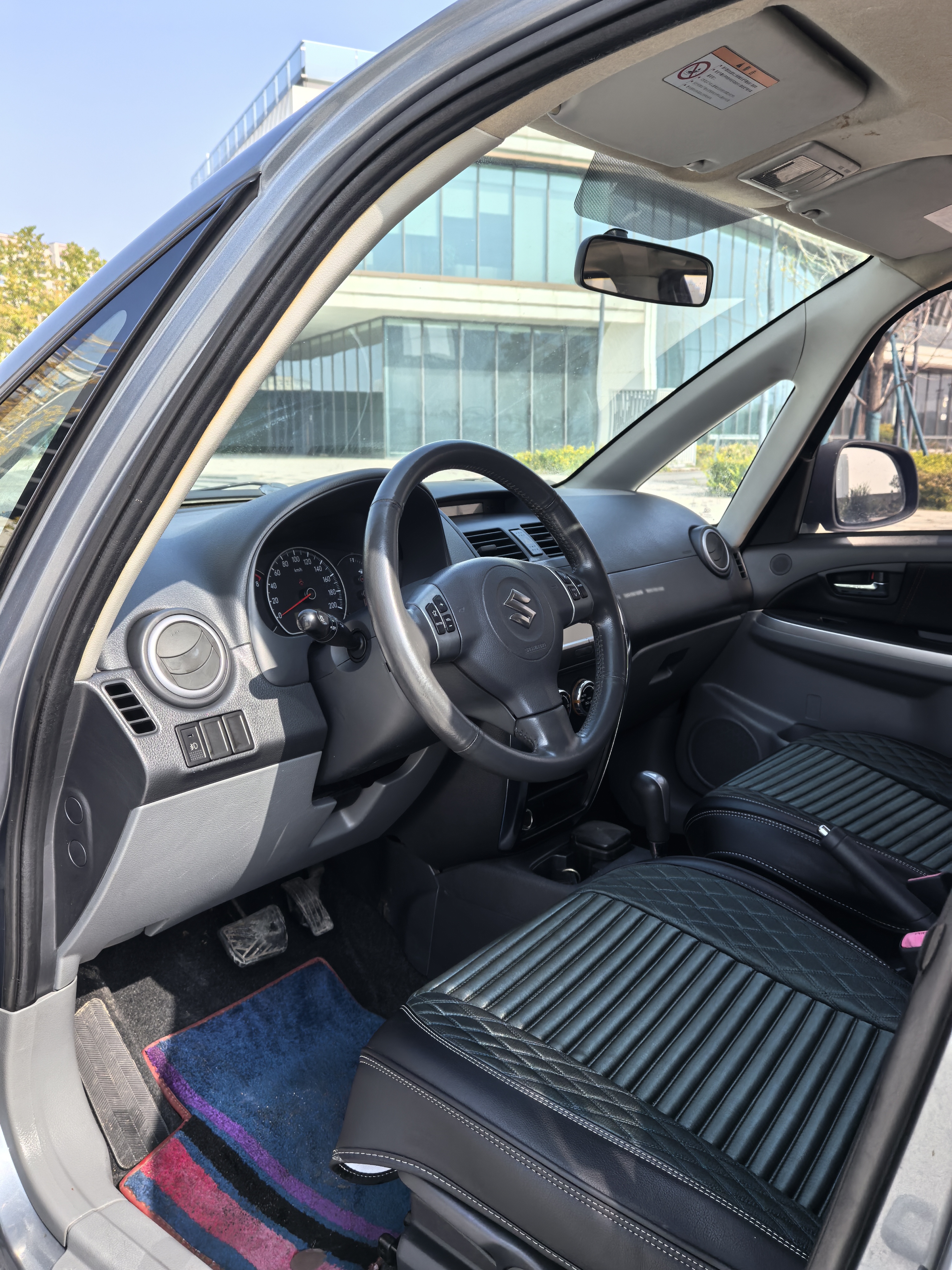 Suzuki SX4 Sedan 2009 imagem de carro #5