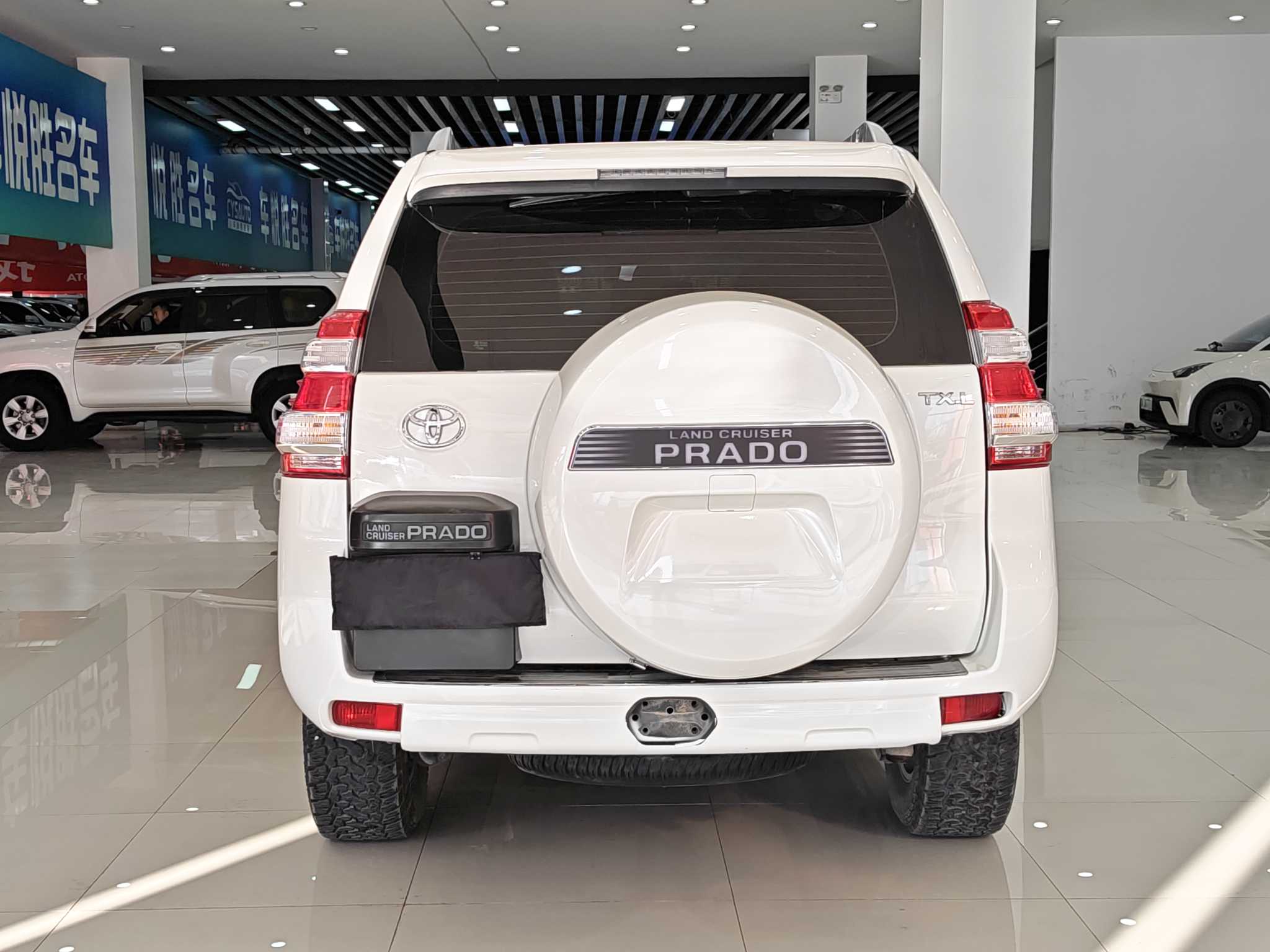 Toyota Land Cruiser Prado 2018 #5 Toyota Land Cruiser Prado 2018 car image #5