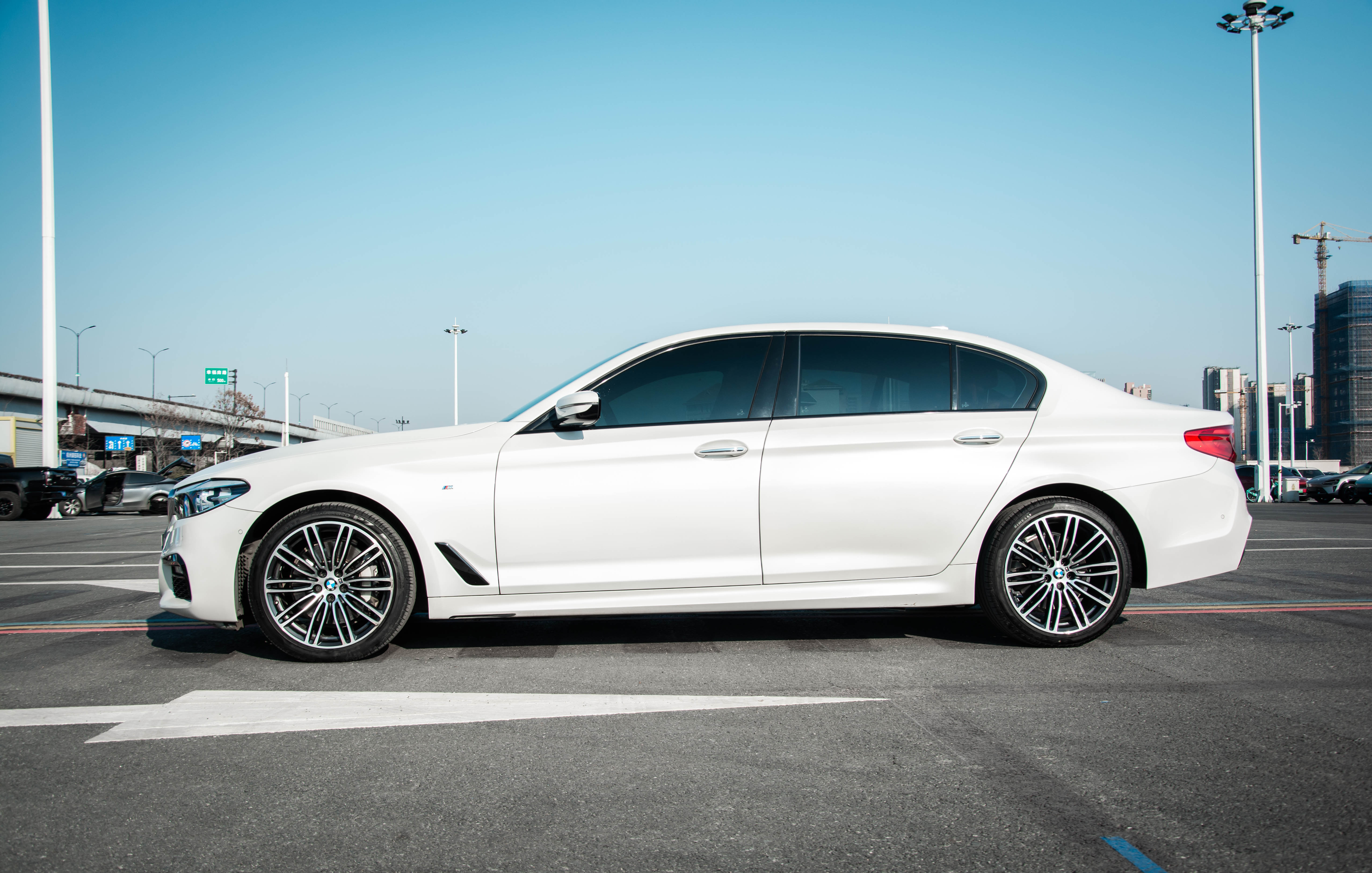 BMW 5 Series 2018 #5 BMW 5 Series 2018 car image #5