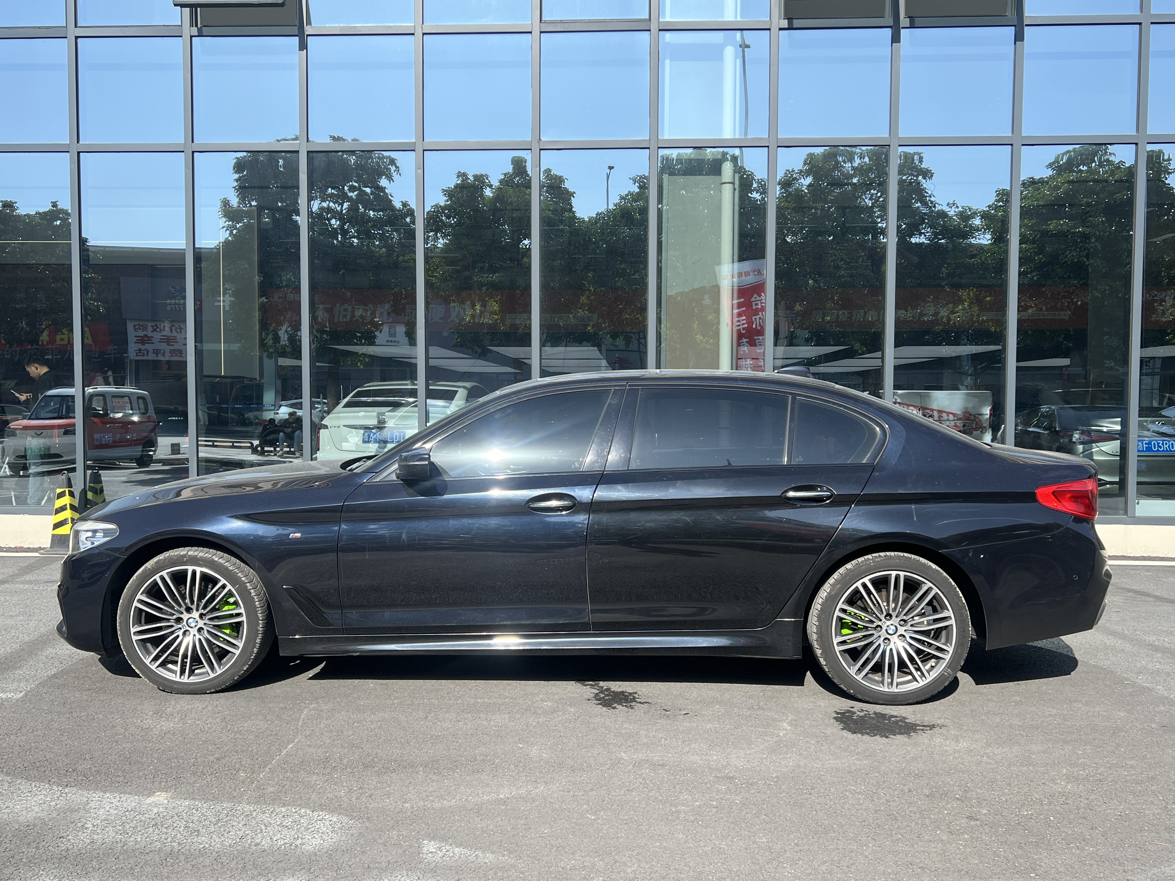 BMW 5 Series 2017 #5 BMW 5 Series 2017 car image #5
