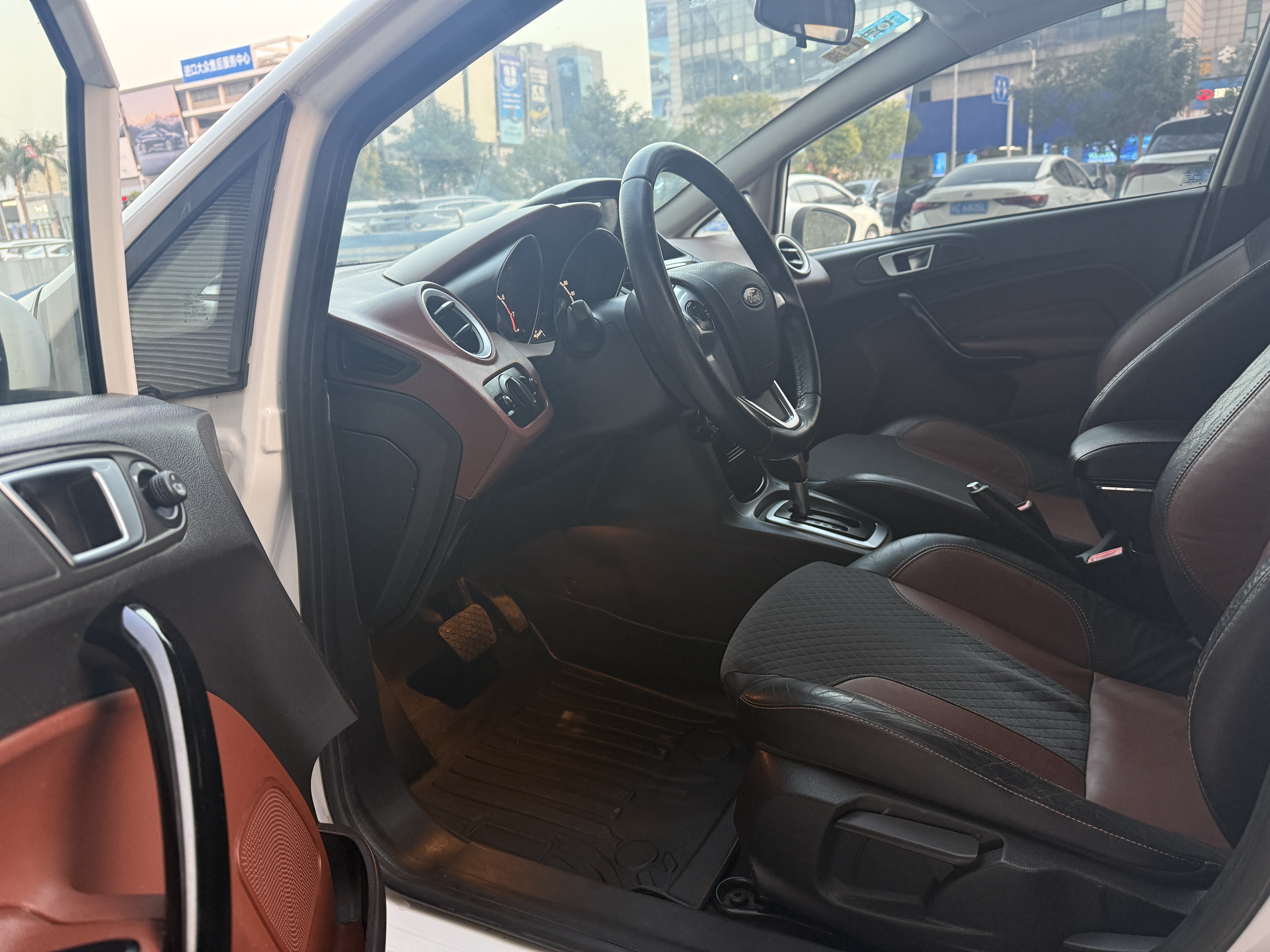 Ford Fiesta 2014 car image #5