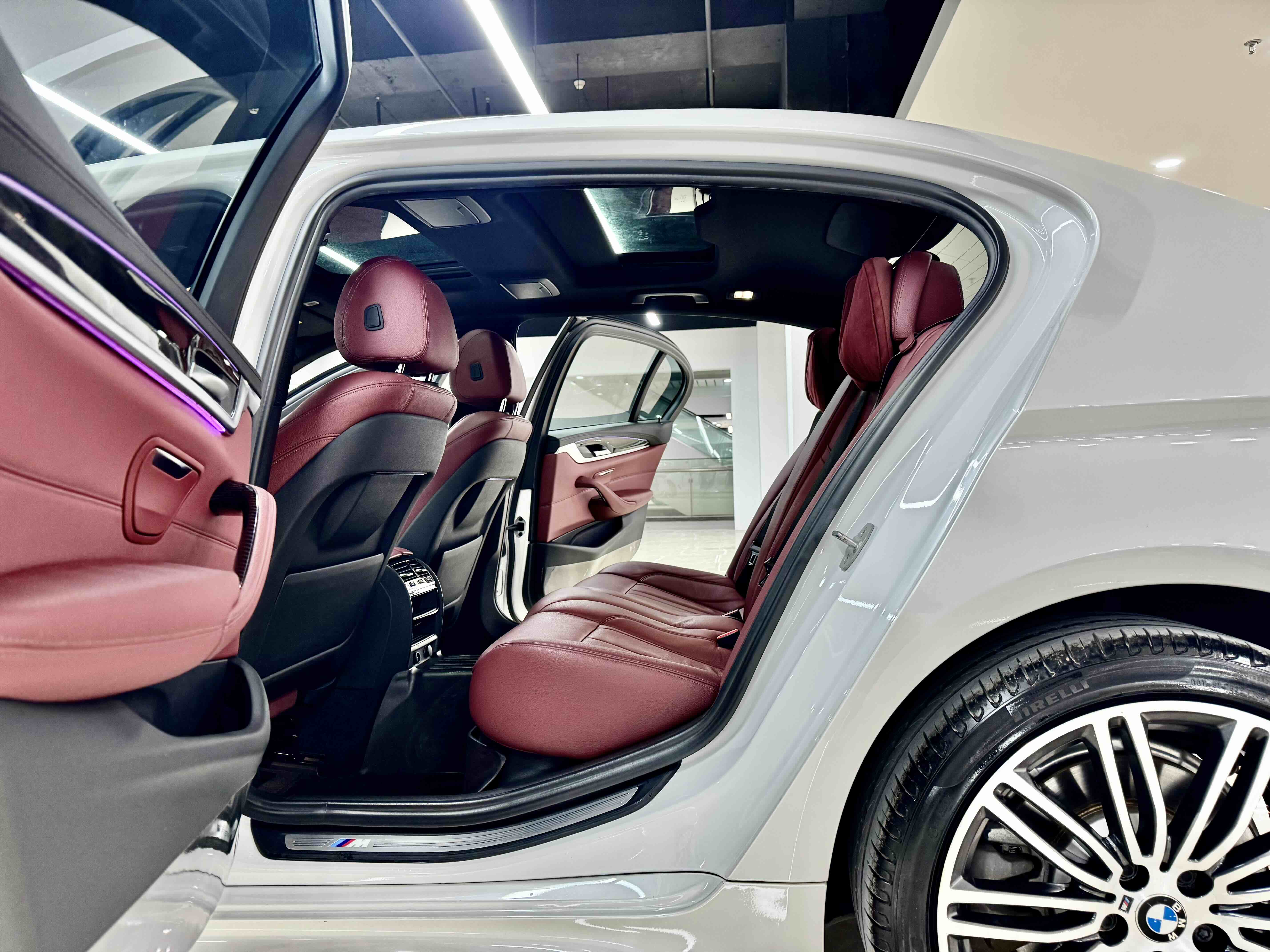 BMW 5 Series 2018 #5 BMW 5 Series 2018 car image #5
