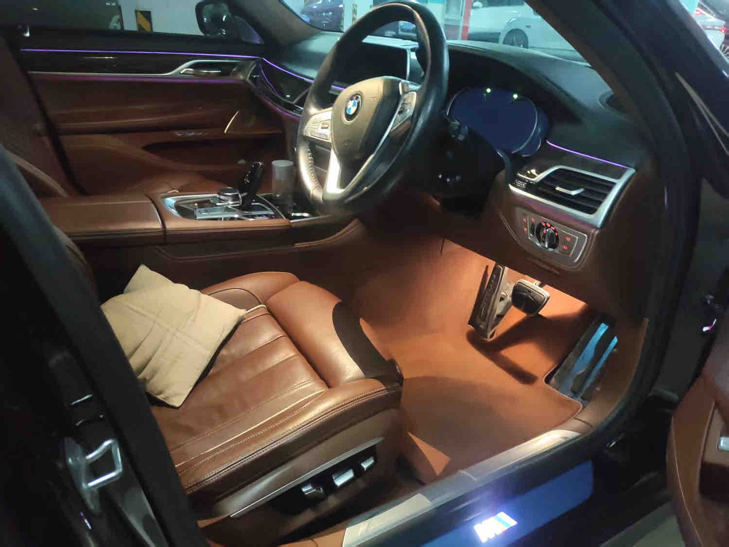 BMW 7 Series 2018 car image #5