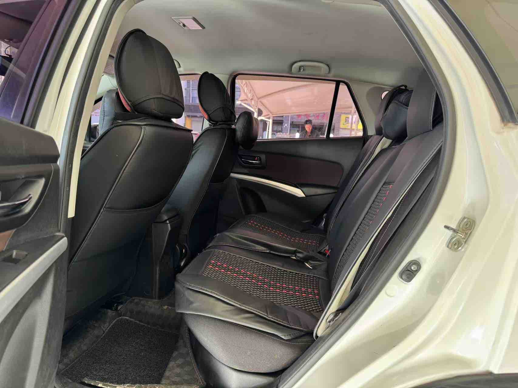 Suzuki SX4 S-CROSS 2018 imagem de carro #5