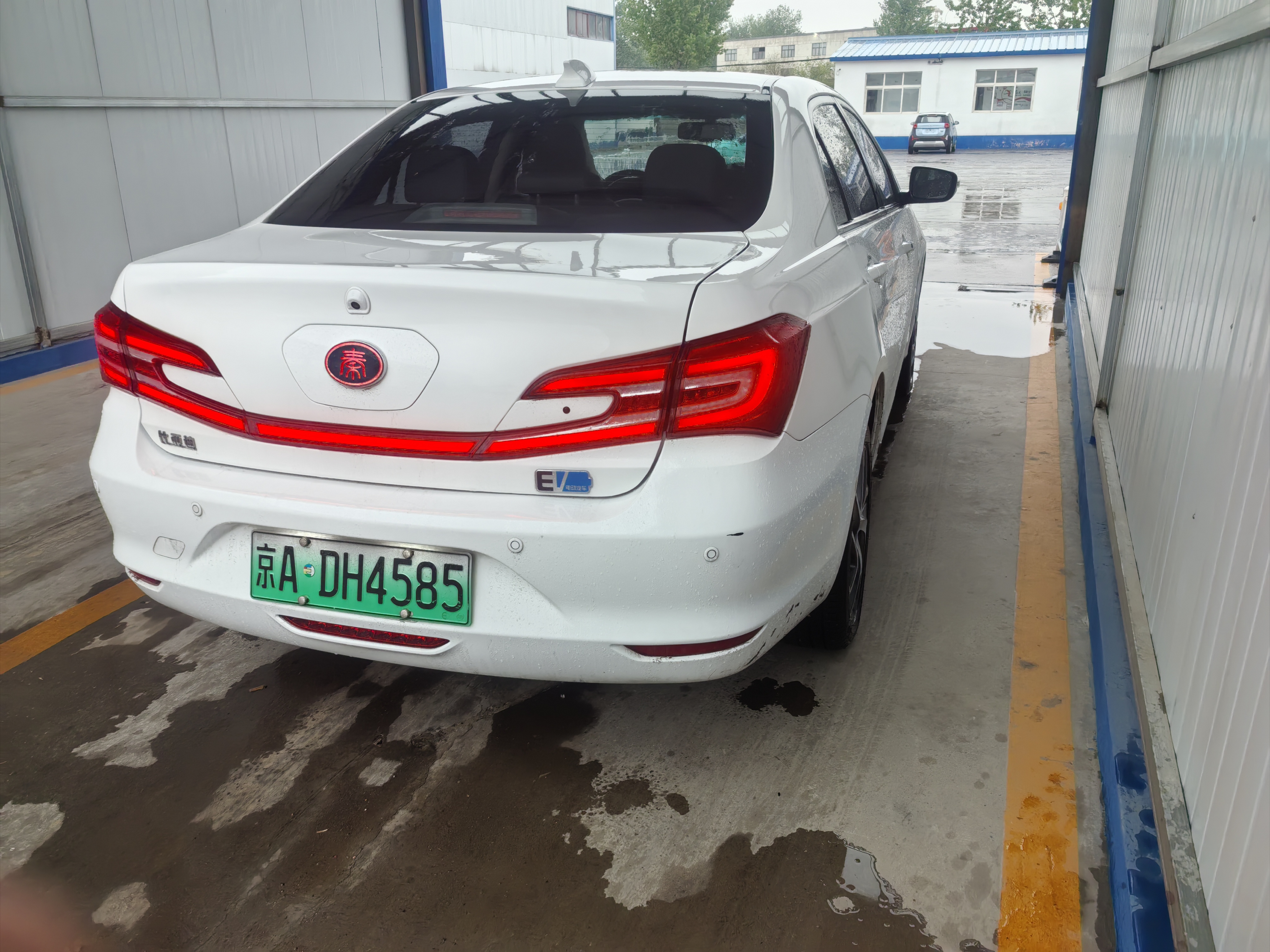 BYD Qin New Energy 2017 car image #5