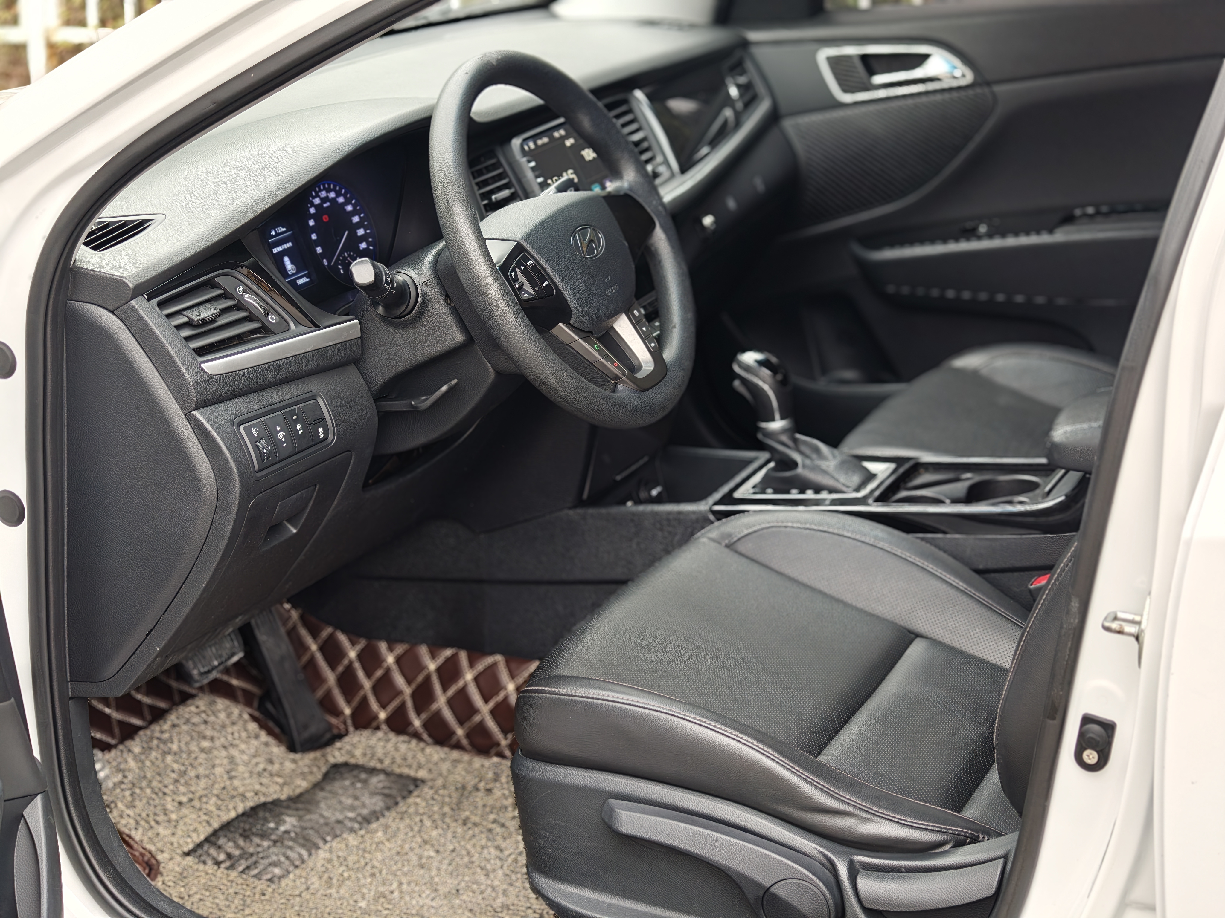 Hyundai Mistra 2018 car image #5