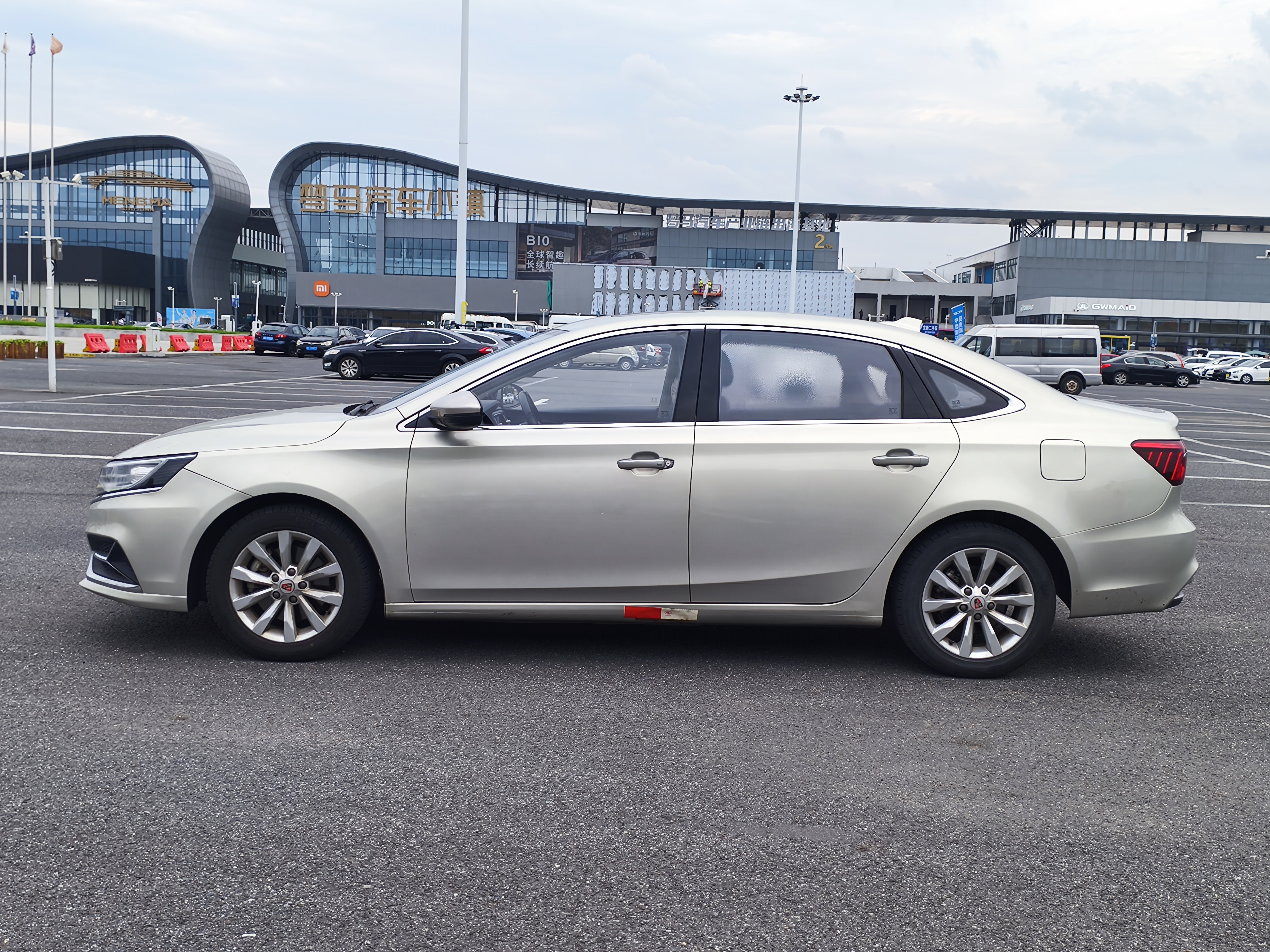 Roewe i6 New Energy 2018 car image #5