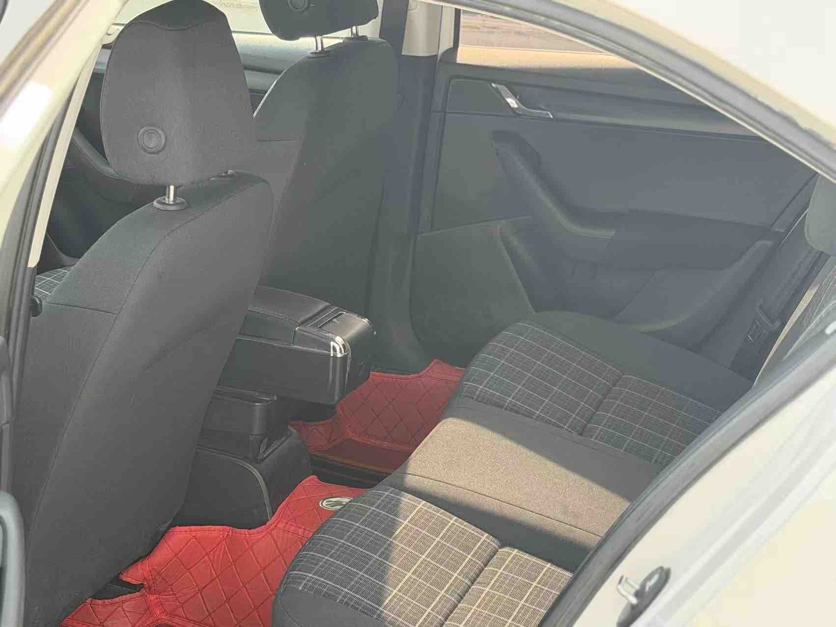 Skoda Octavia 2019 car image #5