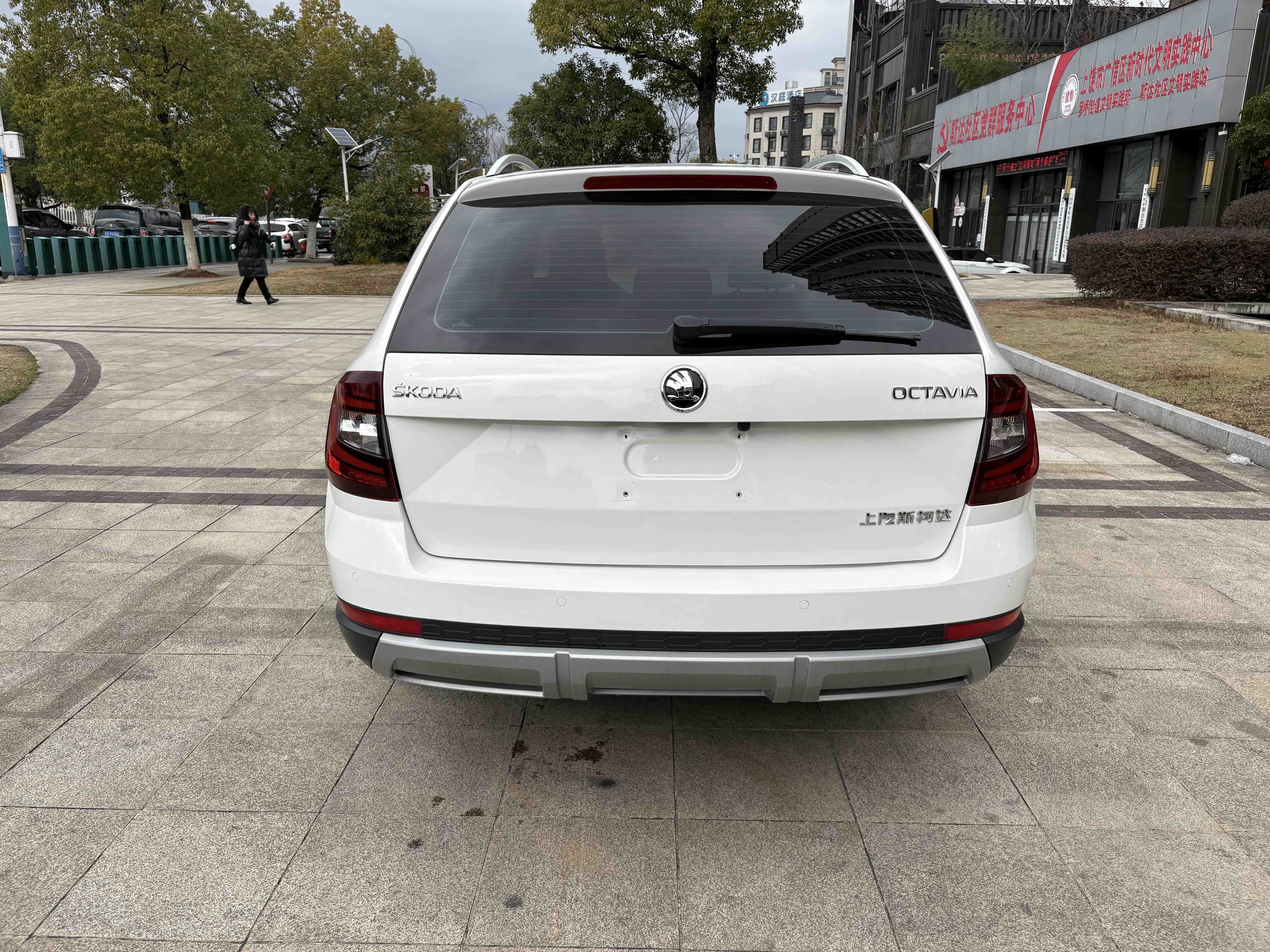 Skoda Octavia 2017 car image #5