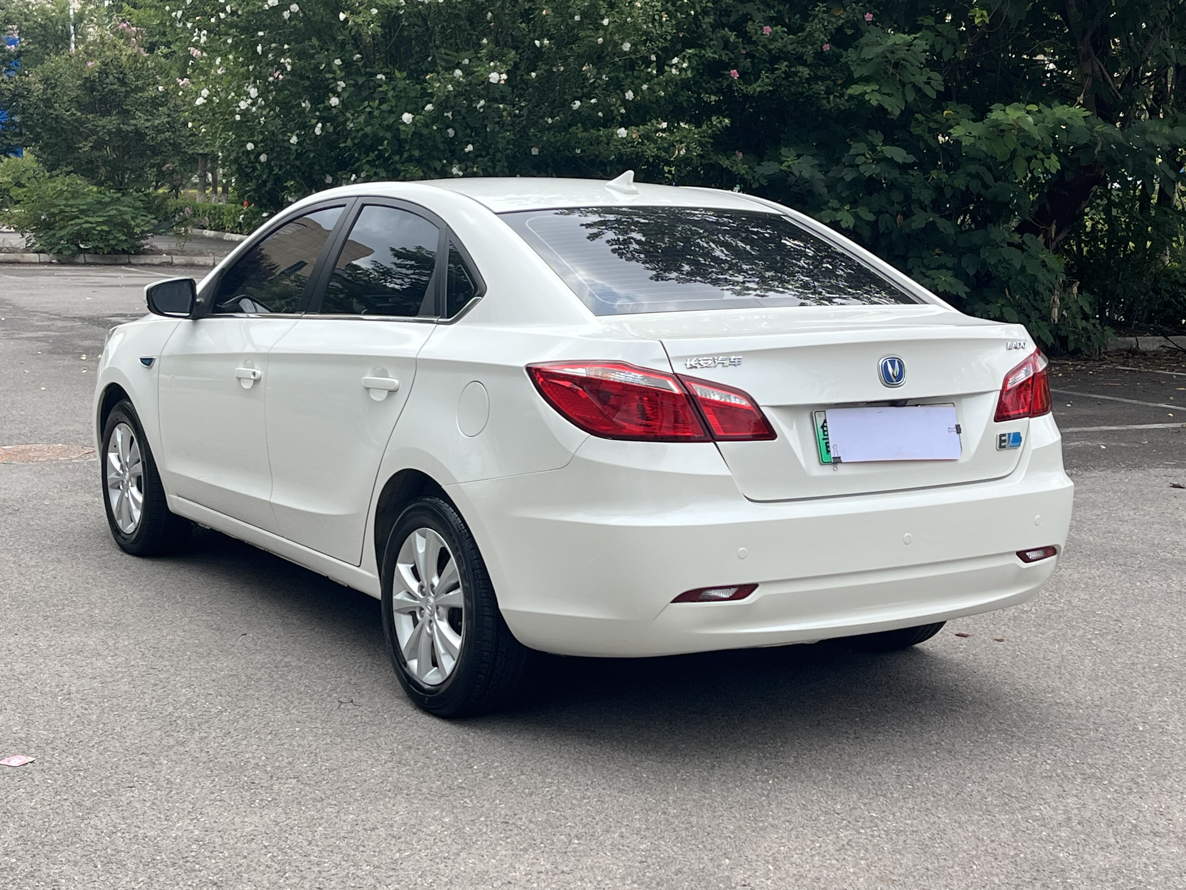 Changan Eado EV 2015 car image #5