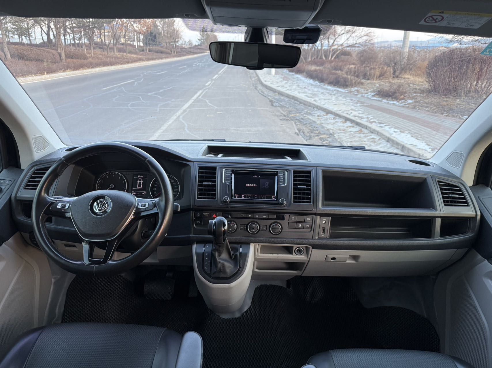 Volkswagen Caravelle 2018 car image #5