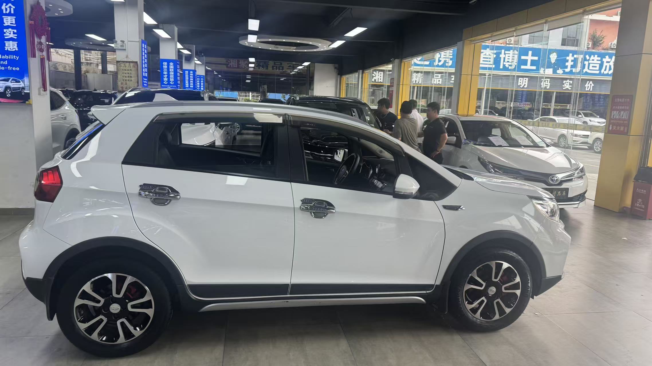 Vision X3 2018 car image #5
