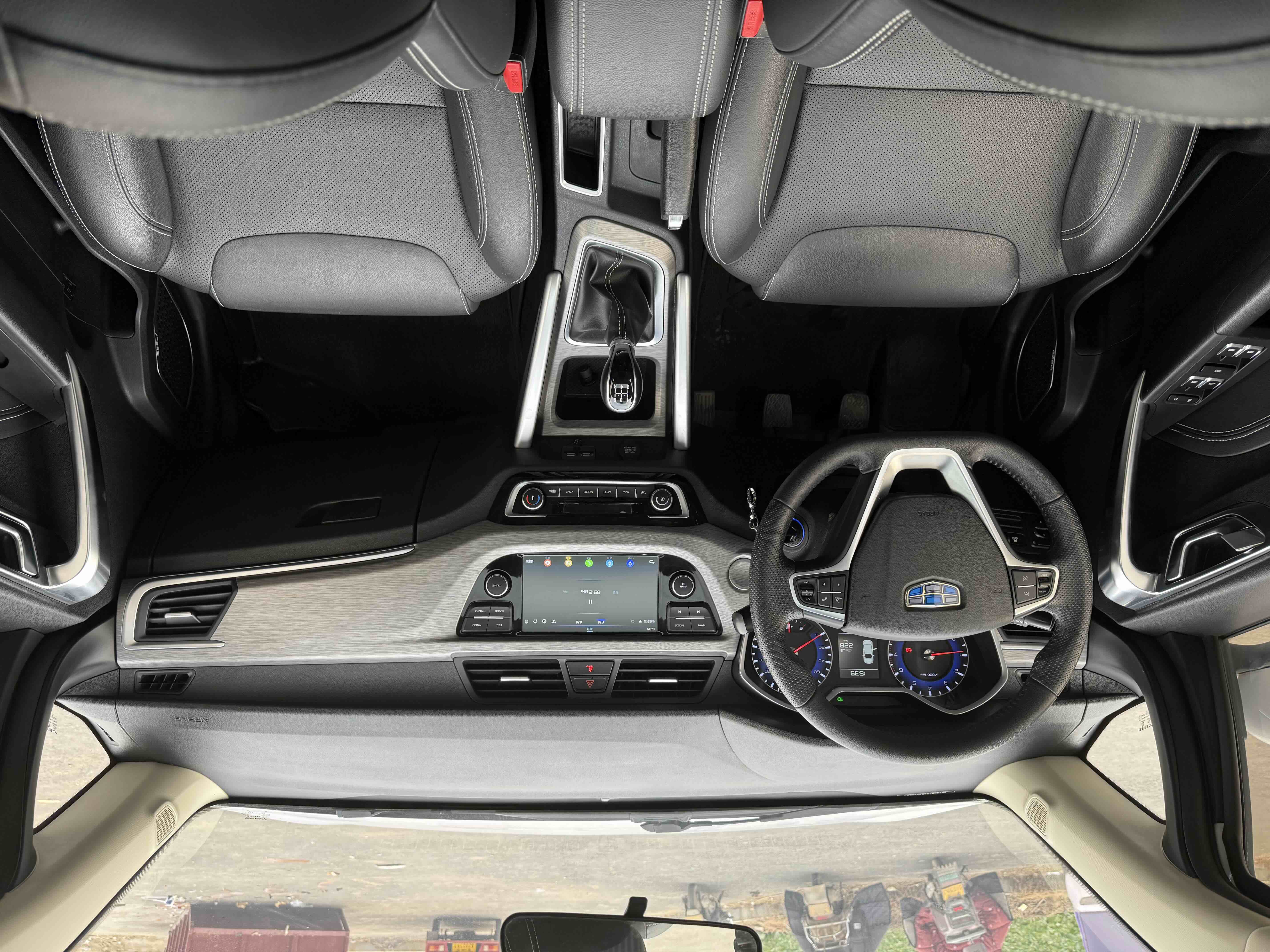 Vision X3 2019 car image #5