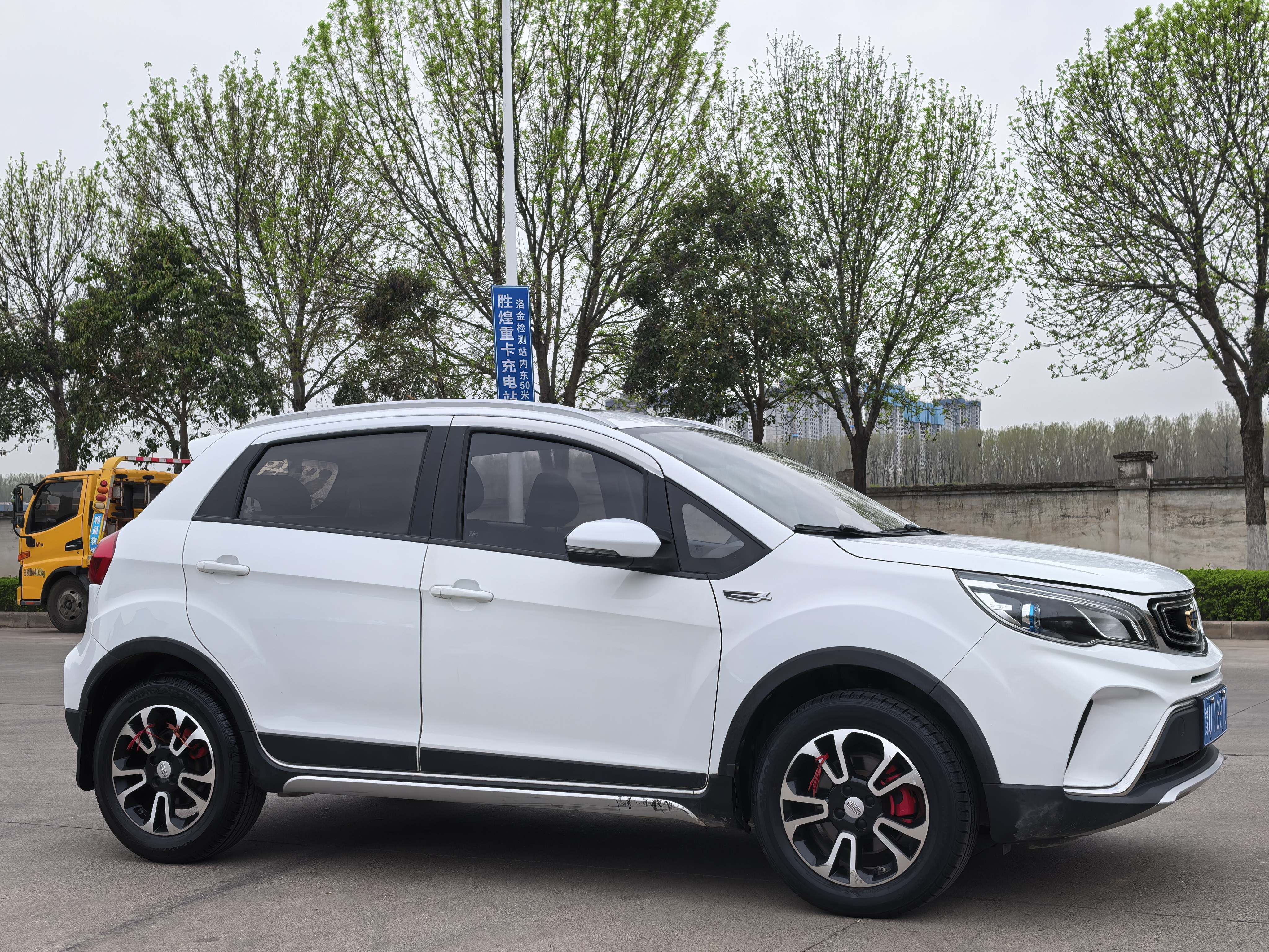 Vision X3 2019 car image #5
