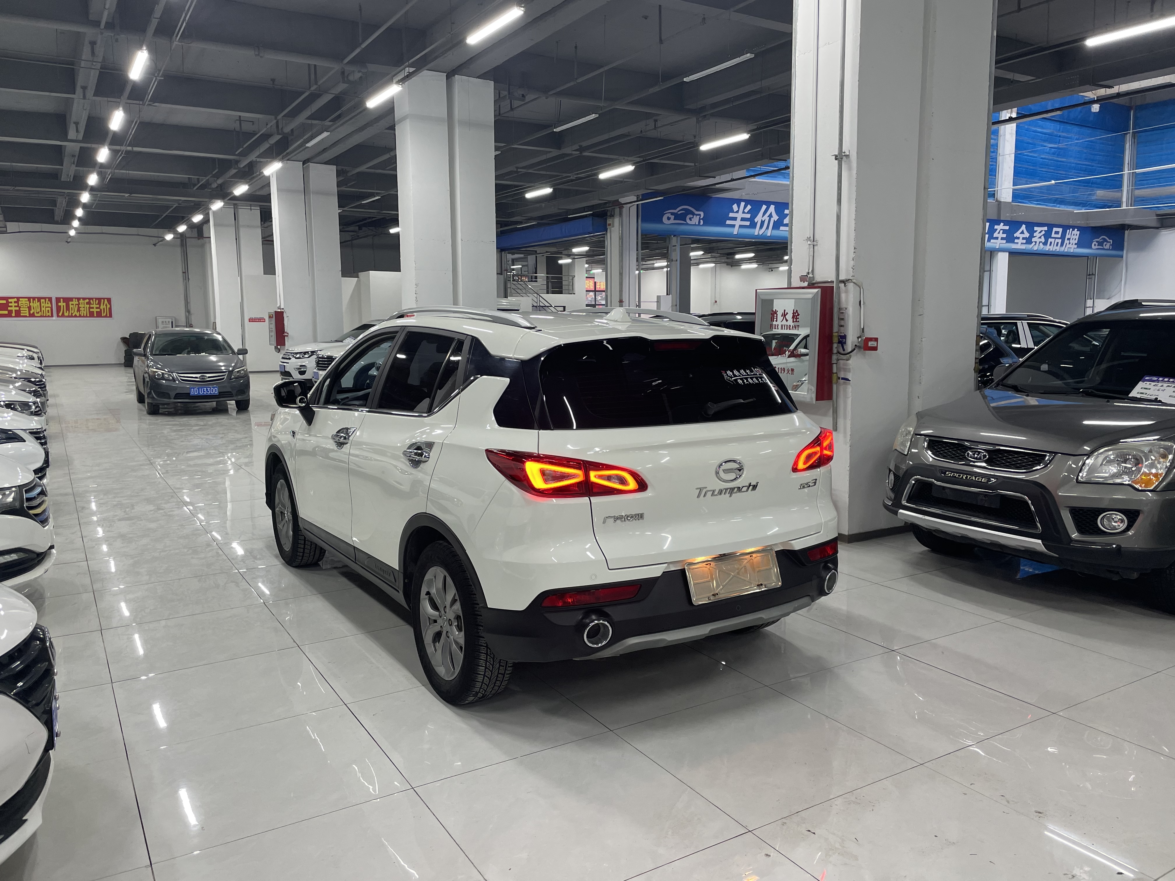 GAC Trumpchi 2018 #5 GAC Trumpchi 2018 car image #5