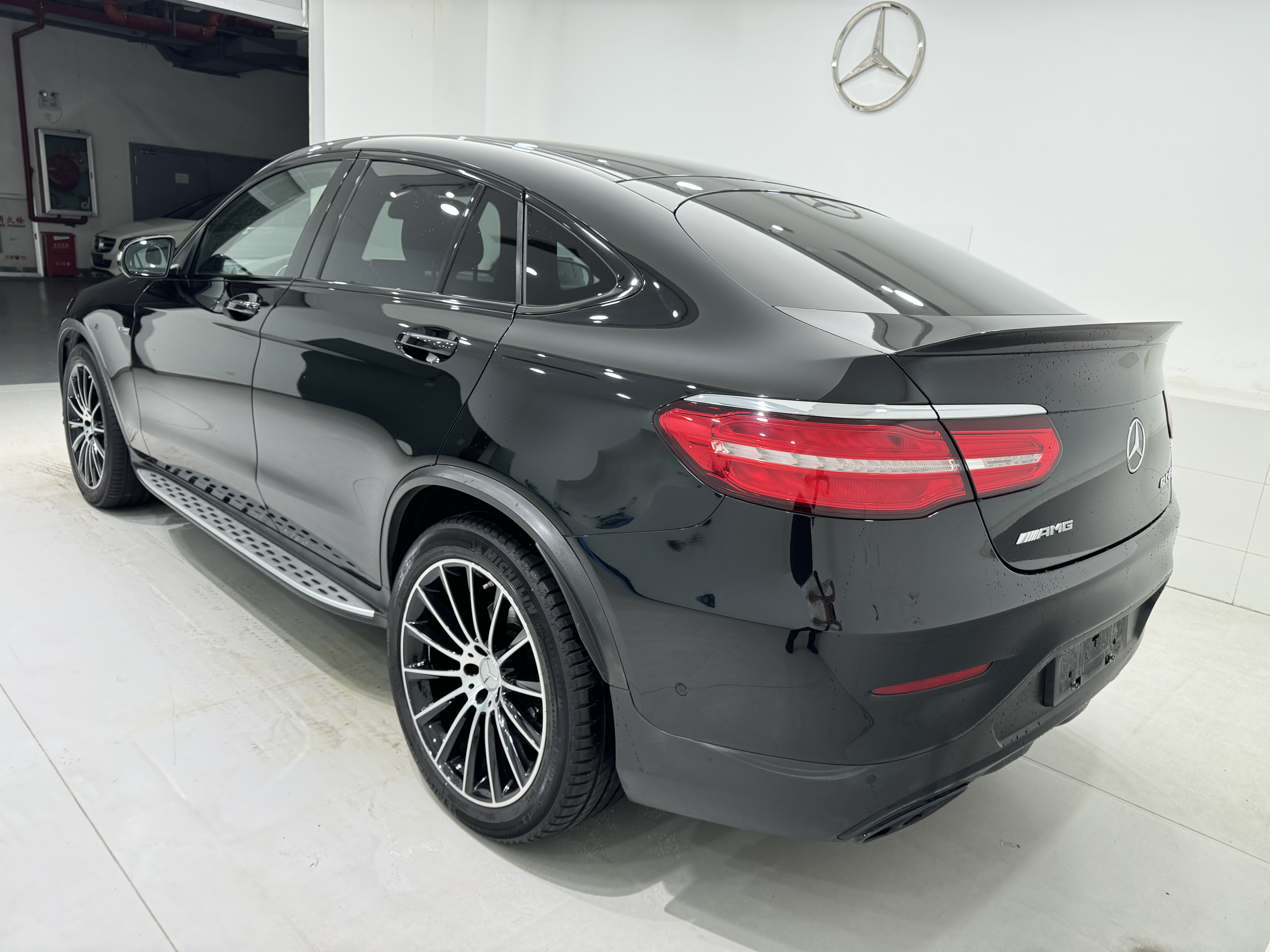 Mercedes-Benz GLC Coupe AMG 2018 изображение автомобиля #5