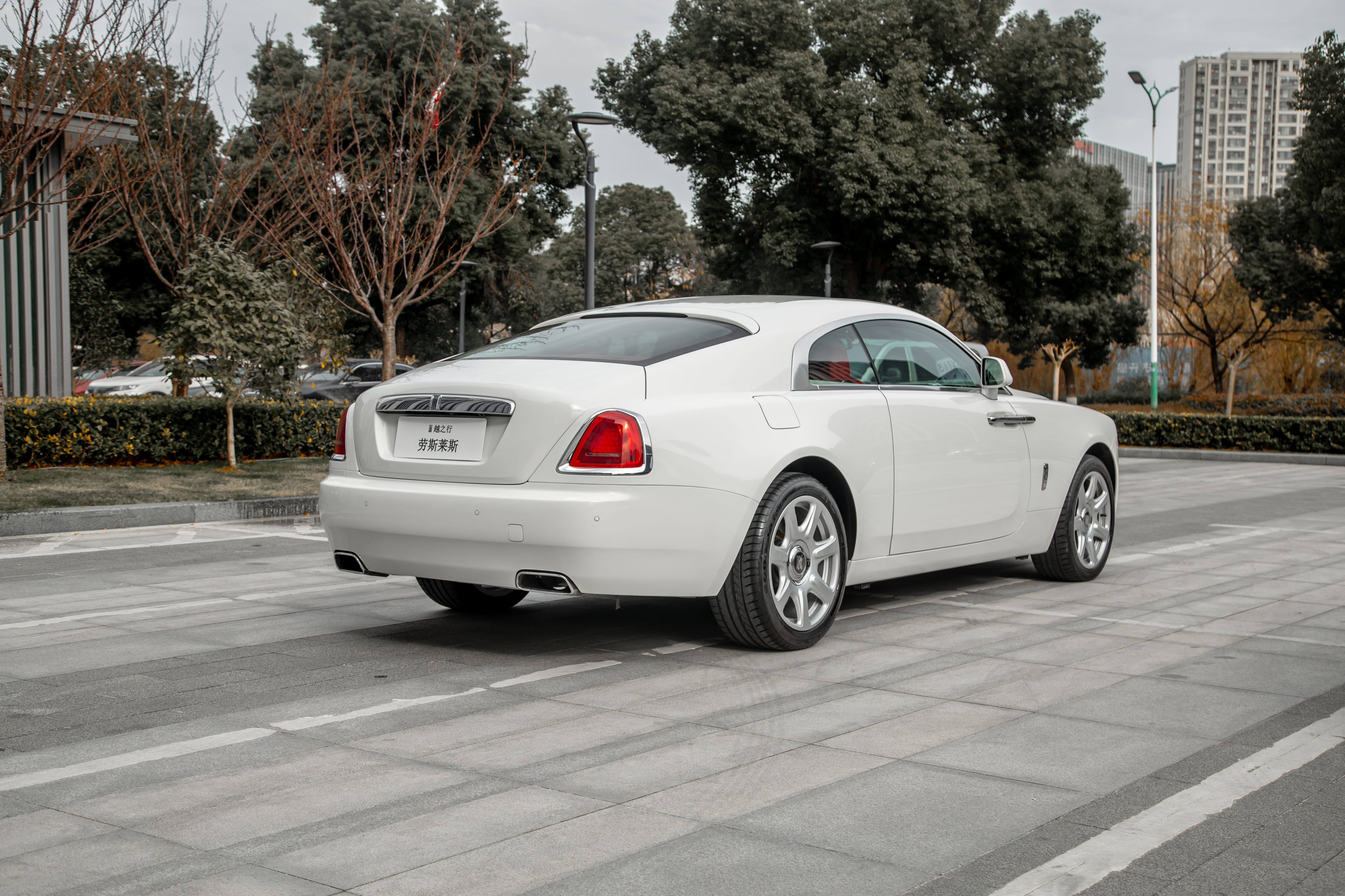 Rolls-Royce 2017 #5 Rolls-Royce 2017 car image #5