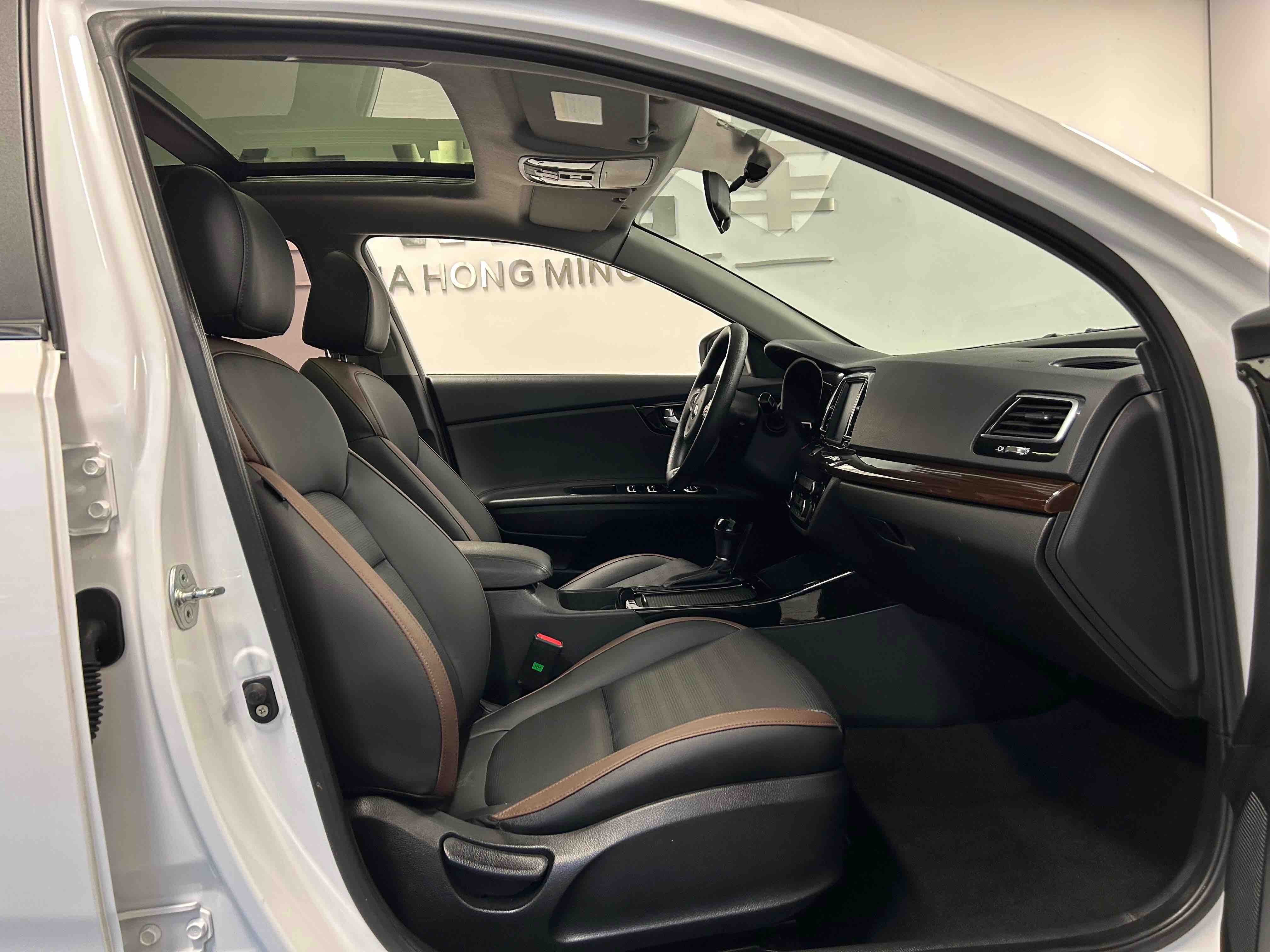 Kia K5 2019 immagine di auto #5