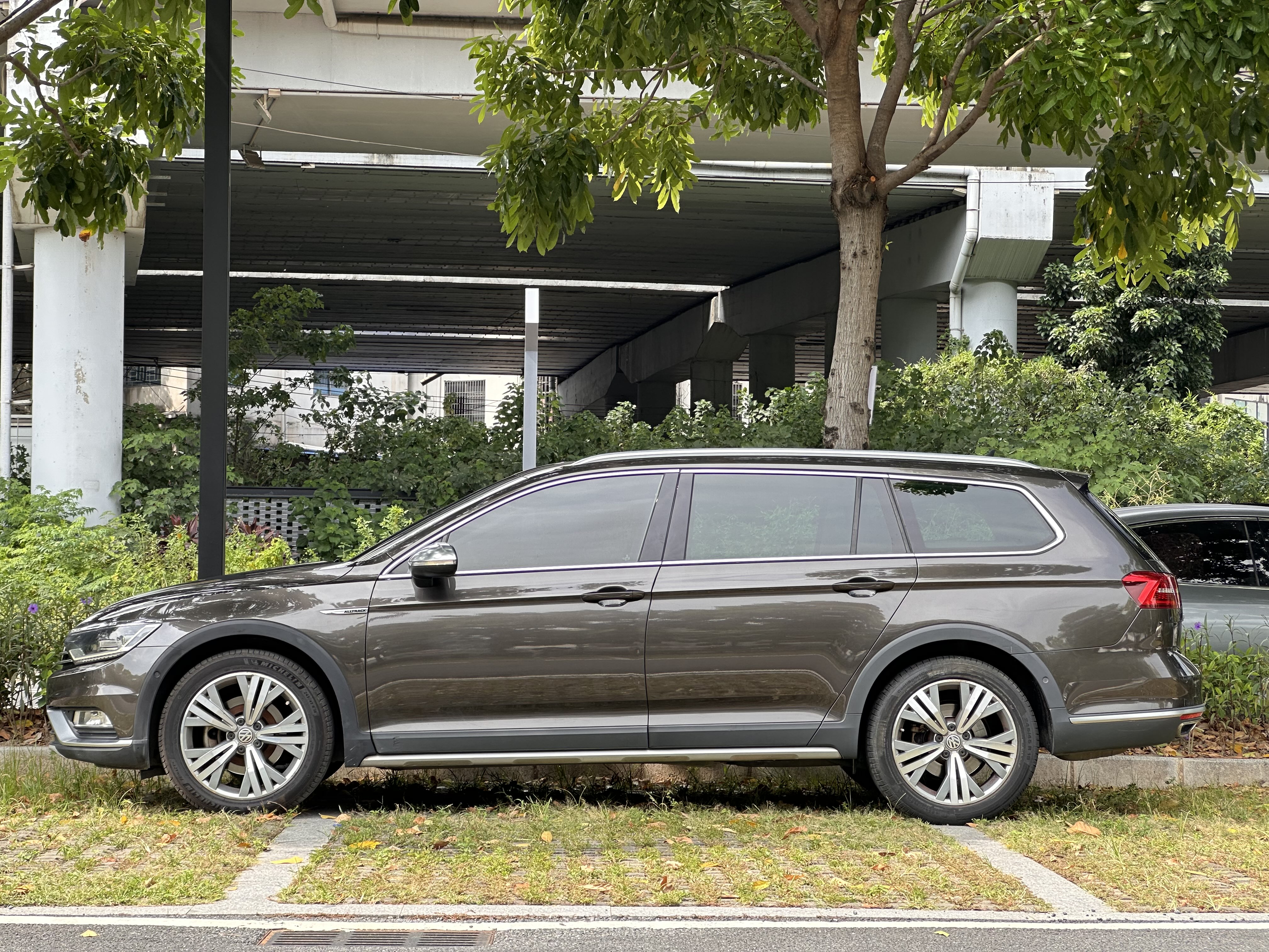 Volkswagen Passat Variant 2018 immagine di auto #5