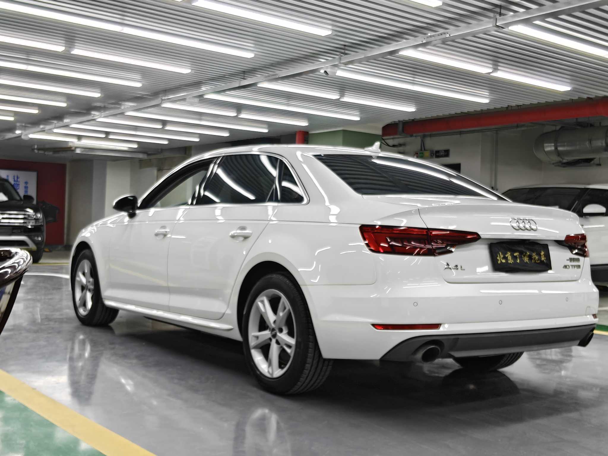 Audi A4L 2017 car image #5