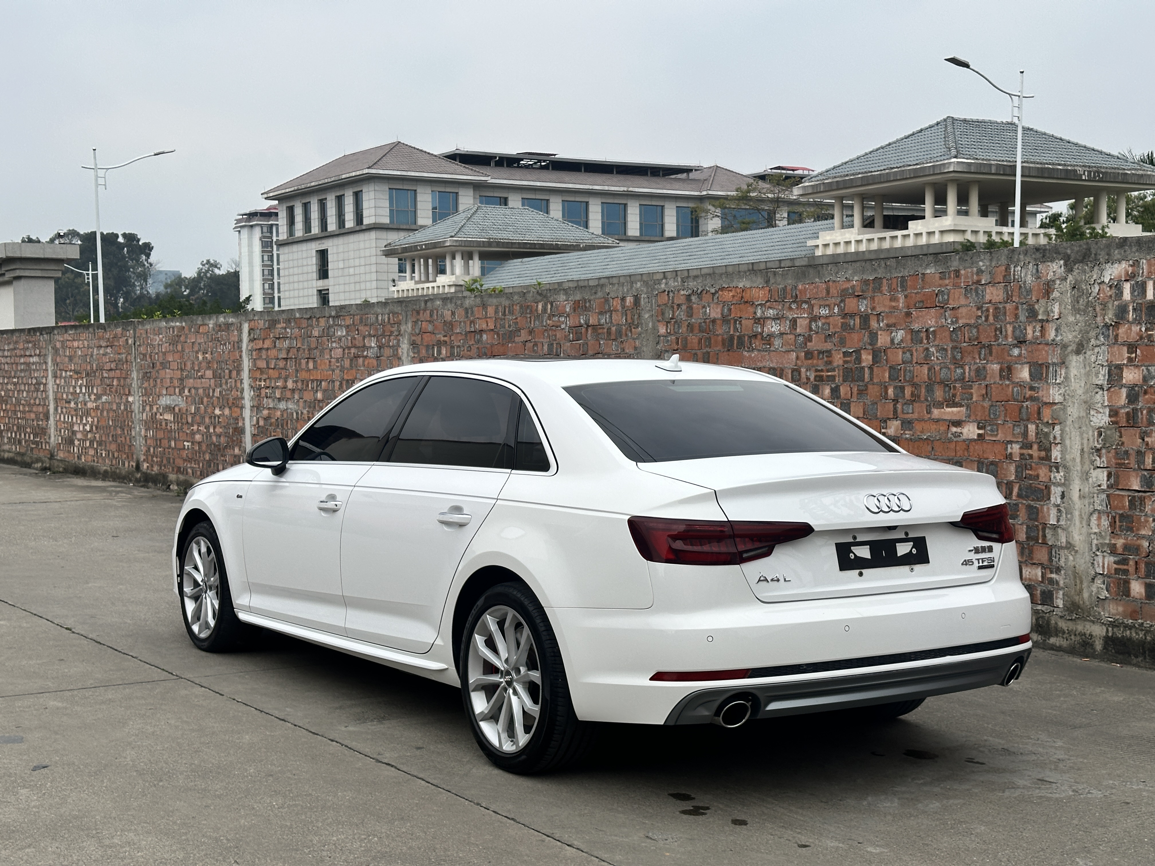 Audi A4L 2018 #5 Audi A4L 2018 car image #5