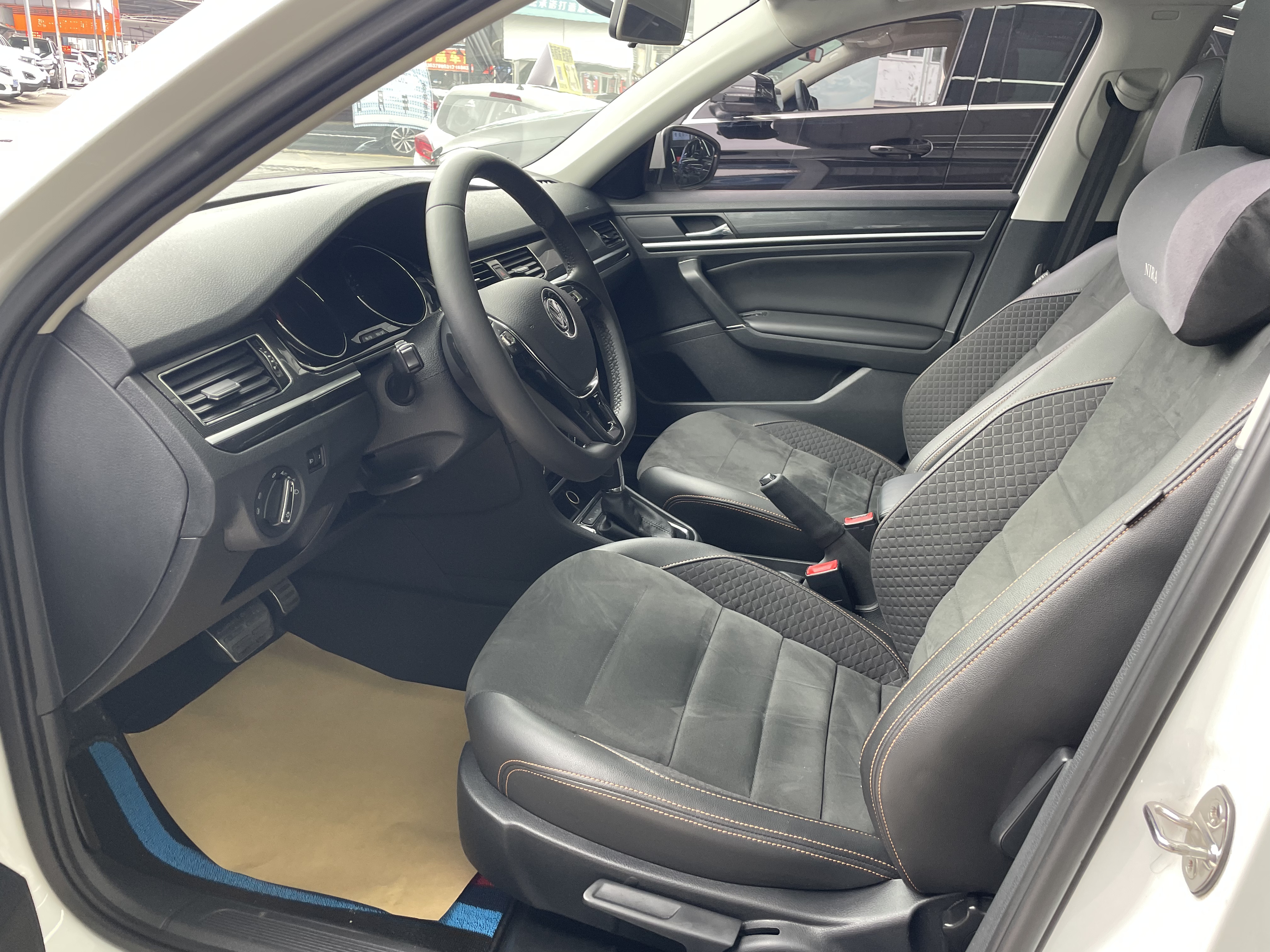 Volkswagen C-Trek 2018 immagine di auto #5