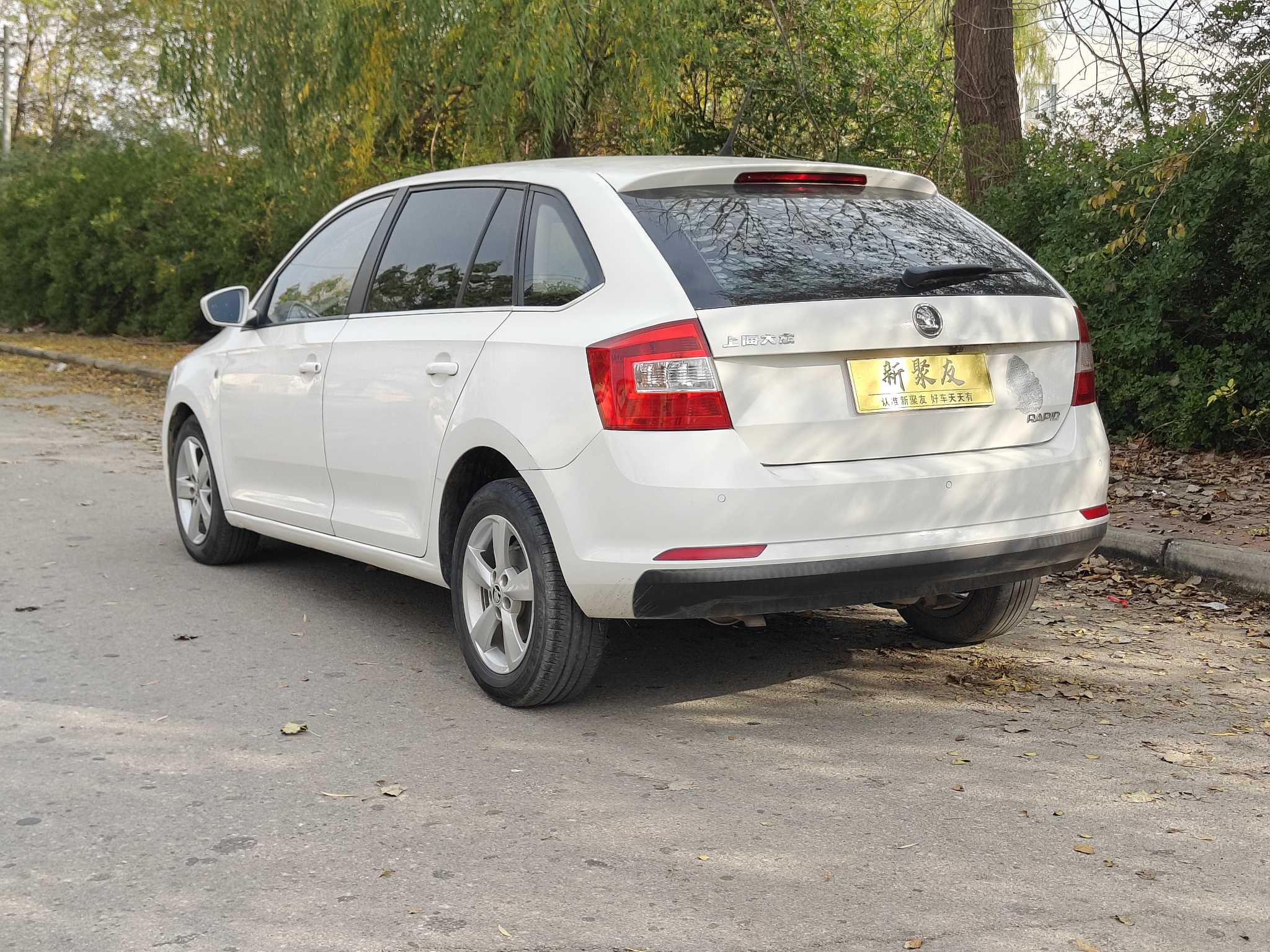 Skoda Rapid Spaceback 2018 car image #5