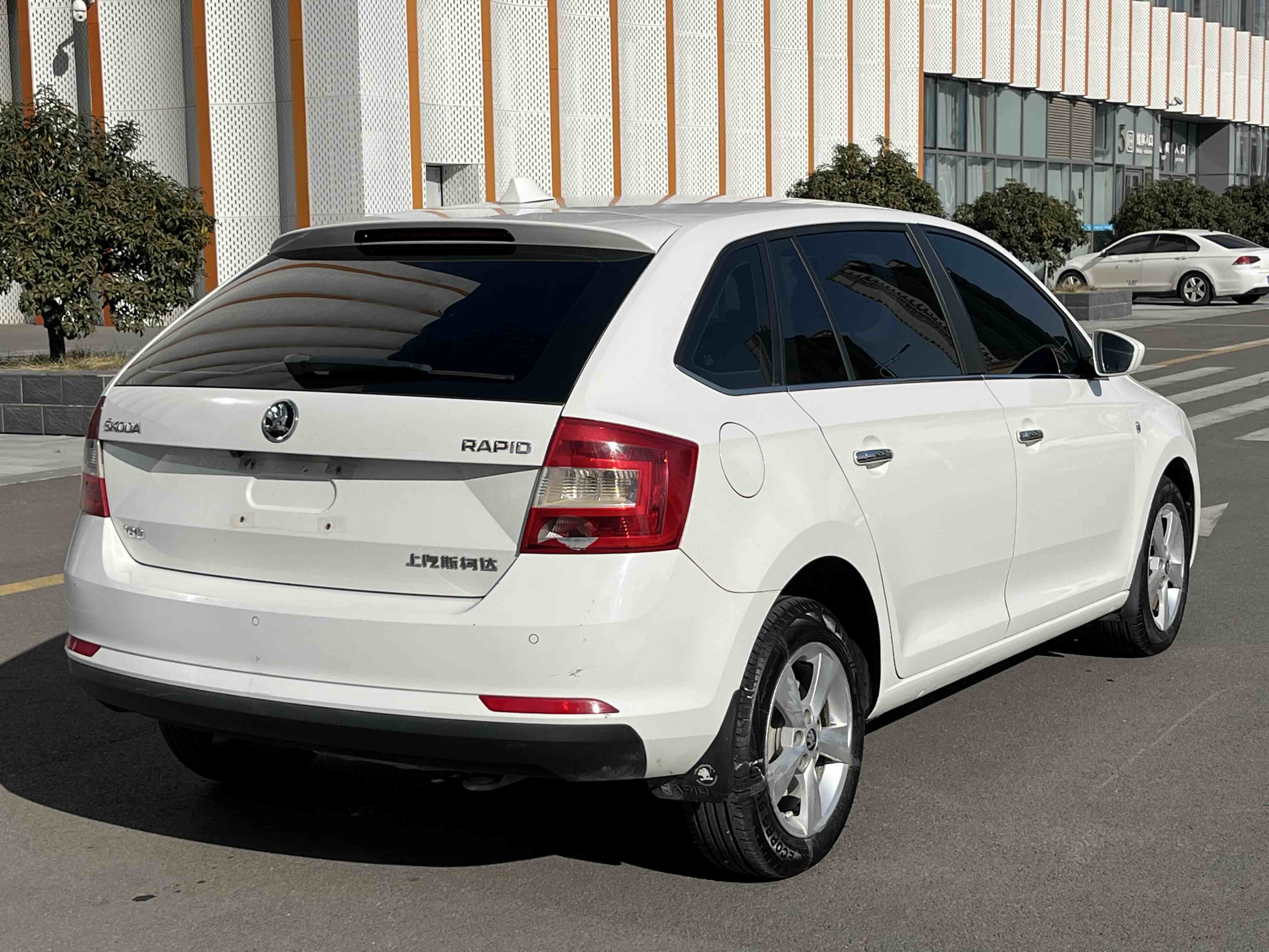 Skoda Rapid Spaceback 2017 immagine di auto #5