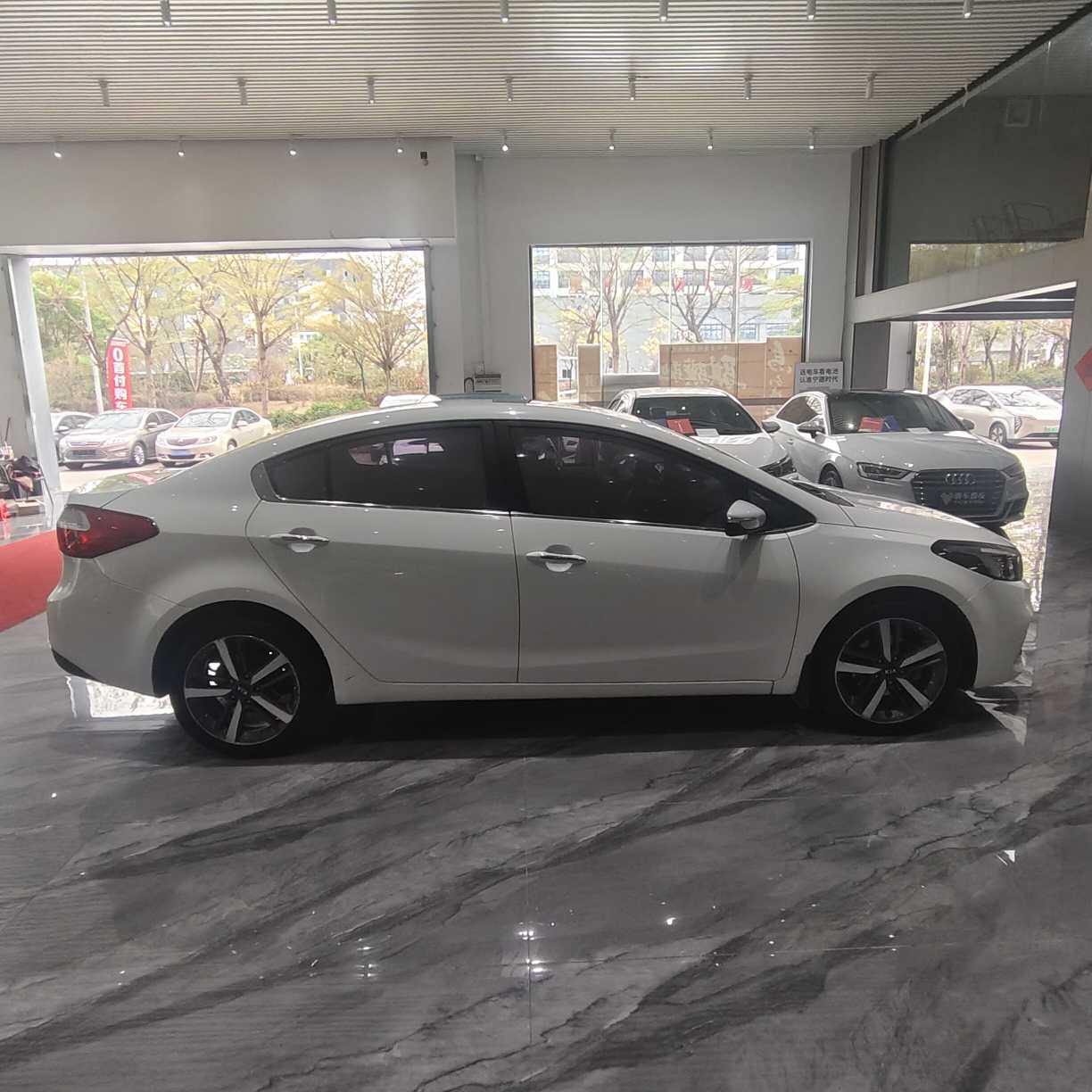 Kia K3 2018 car image #5